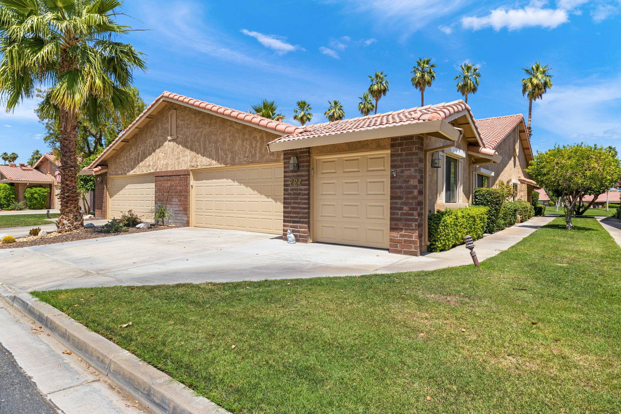 Palm Desert, CA 92260,221 Camino Arroyo N