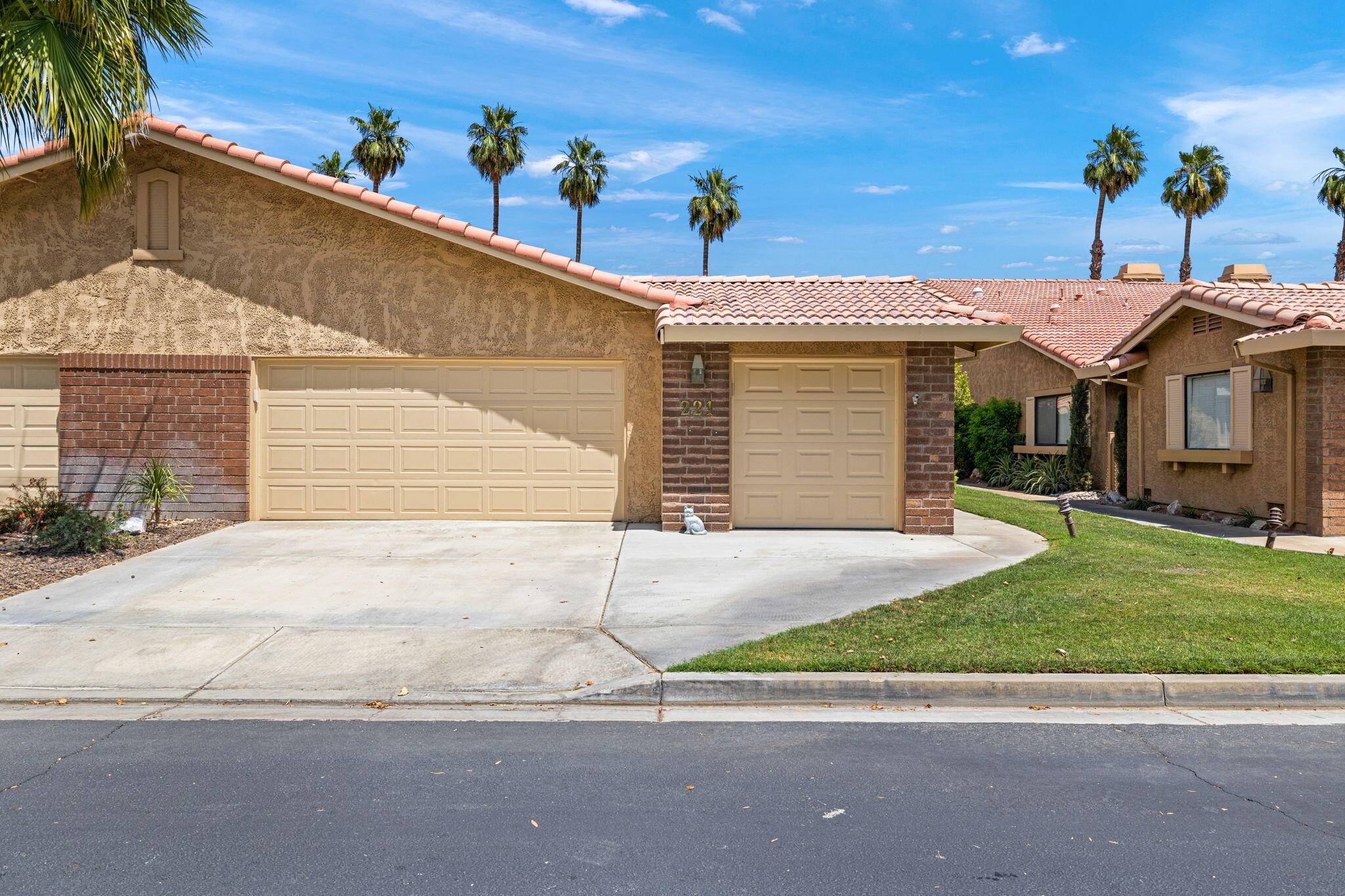 Palm Desert, CA 92260,221 Camino Arroyo N