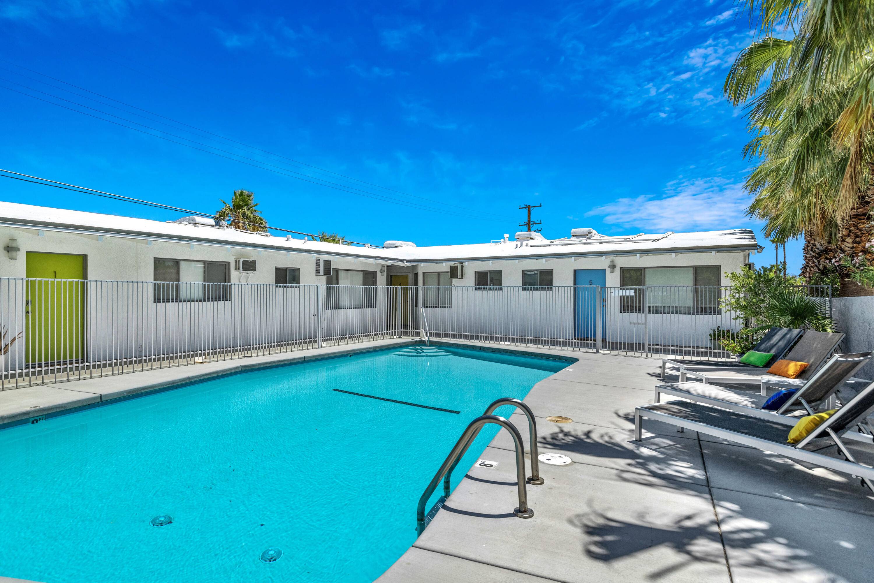 Palm Springs, CA 92262,482 W Pico RD