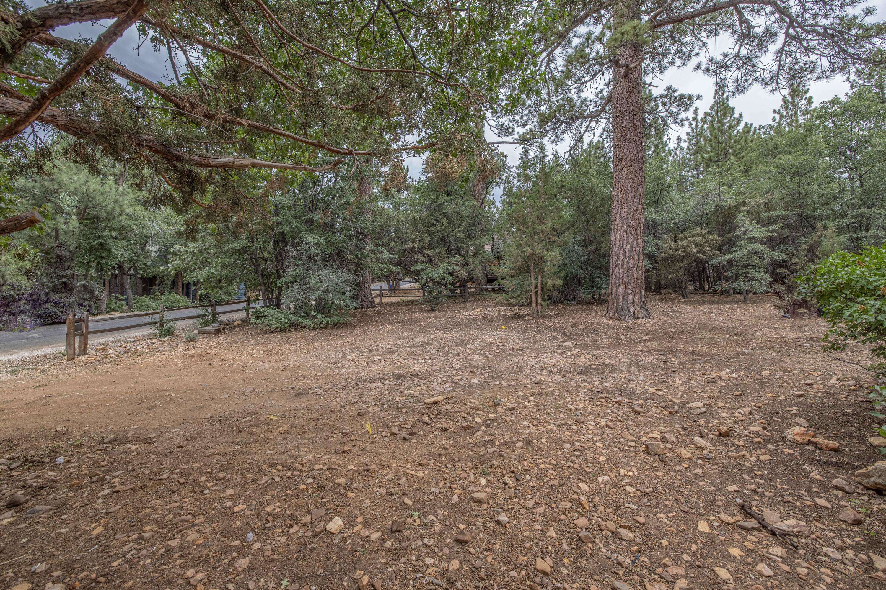 Sugarloaf, CA 92386,774 Pine LN