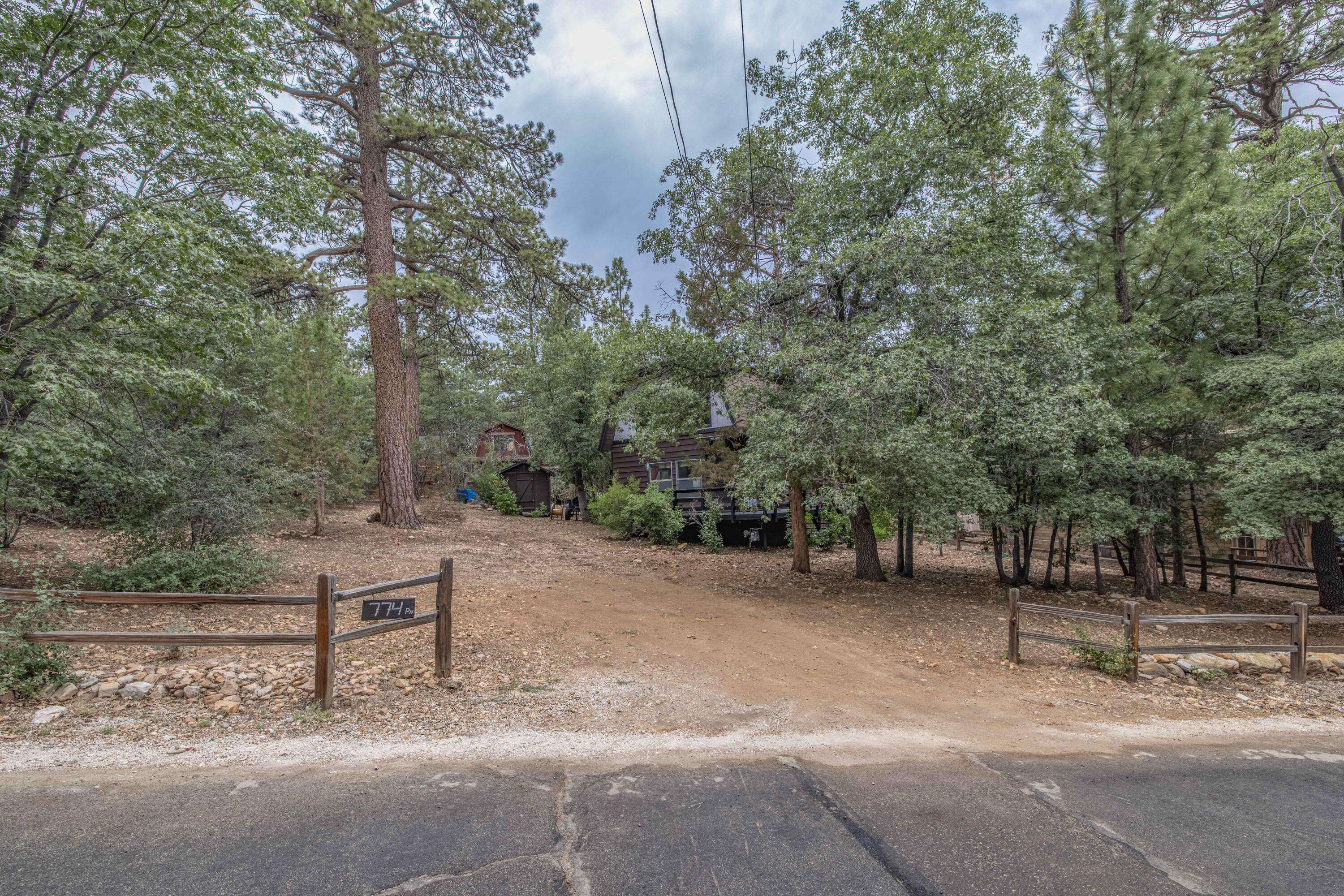 Sugarloaf, CA 92386,774 Pine LN