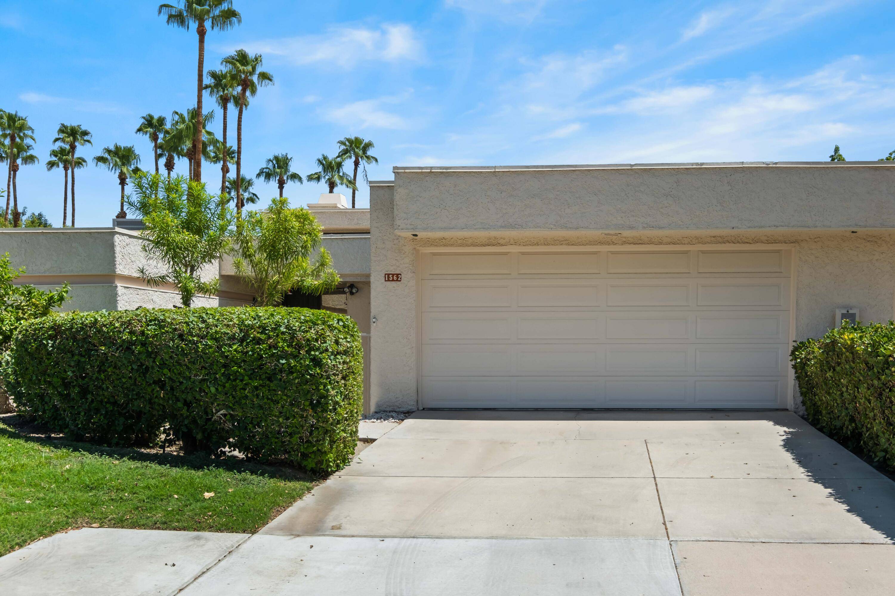 Palm Springs, CA 92264,1562 Andee DR