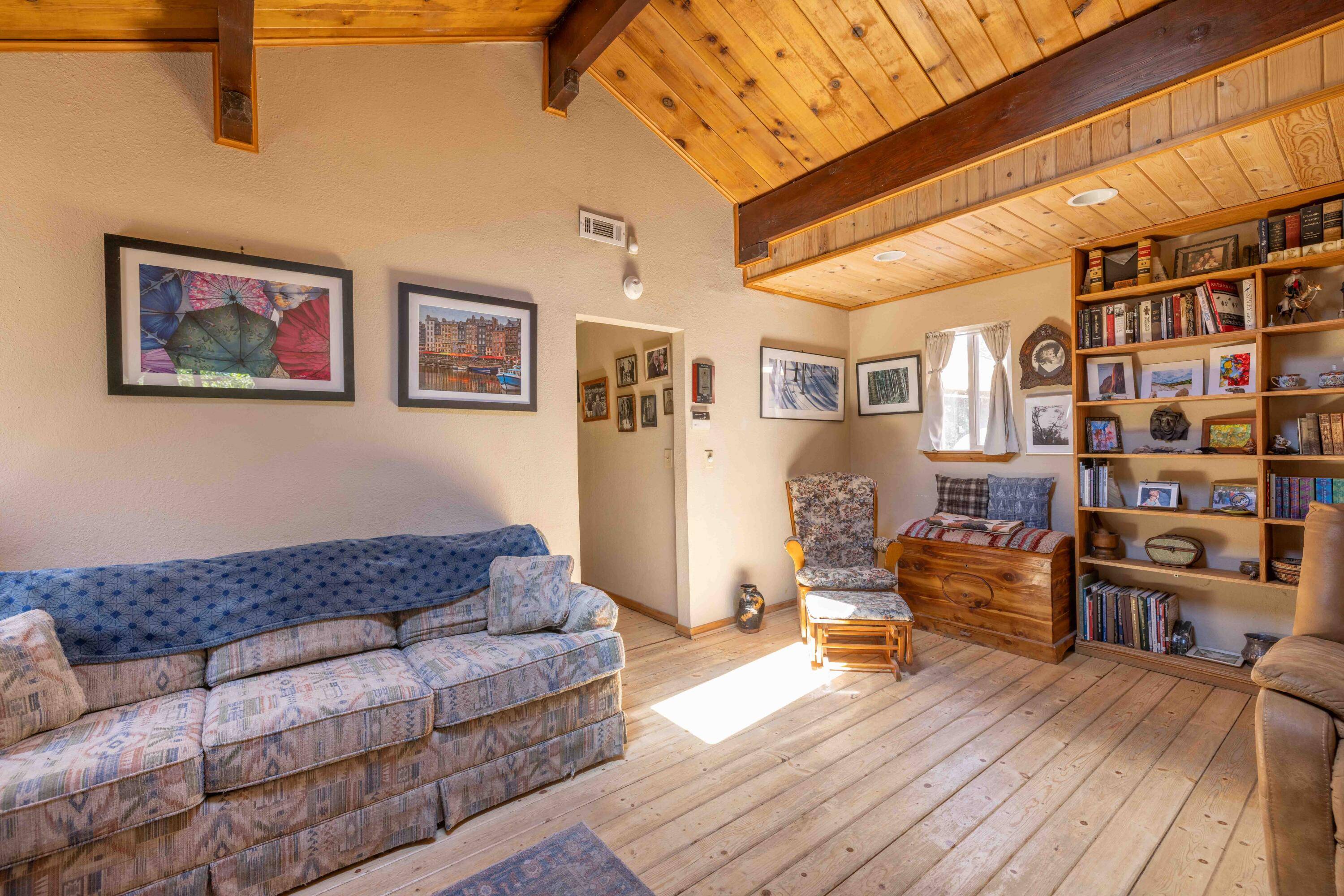 Sugarloaf, CA 92386,774 Highland