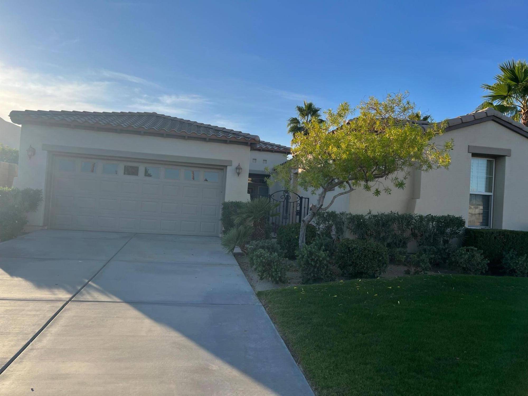 La Quinta, CA 92253,61125 Living Stone DR