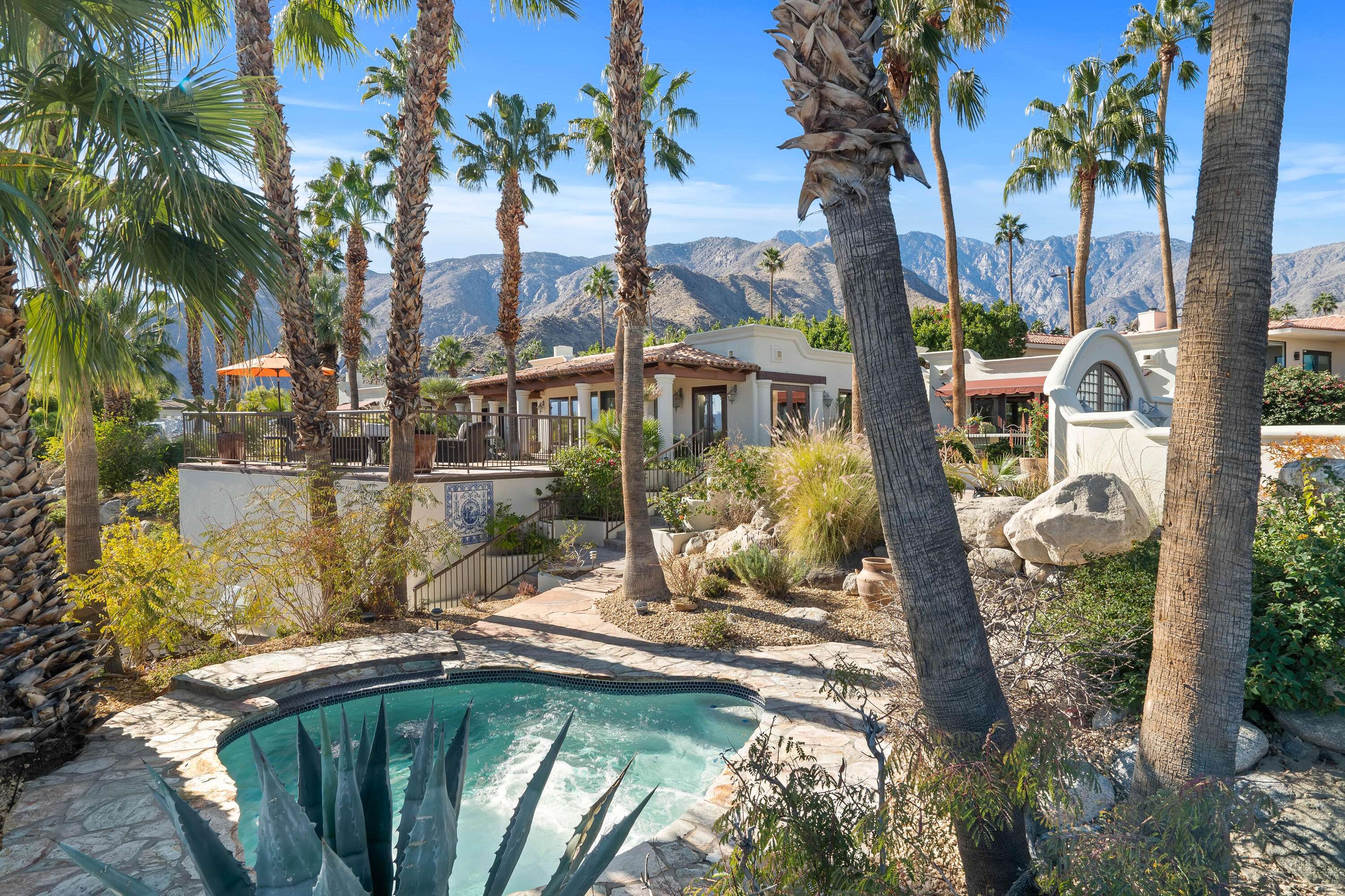 Palm Springs, CA 92262,951 W VíA Olivera