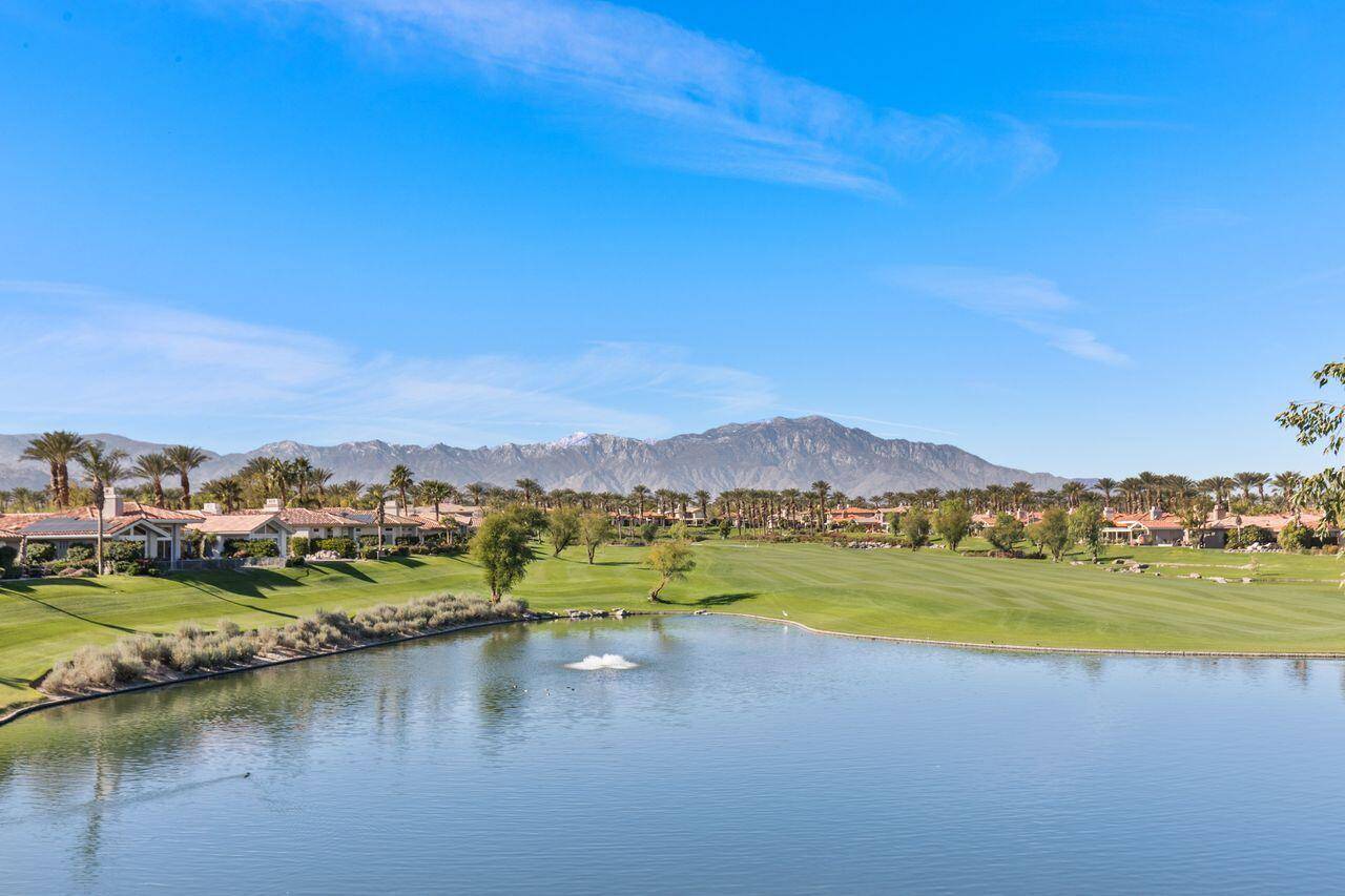 Palm Desert, CA 92211,231 Arrowhead DR