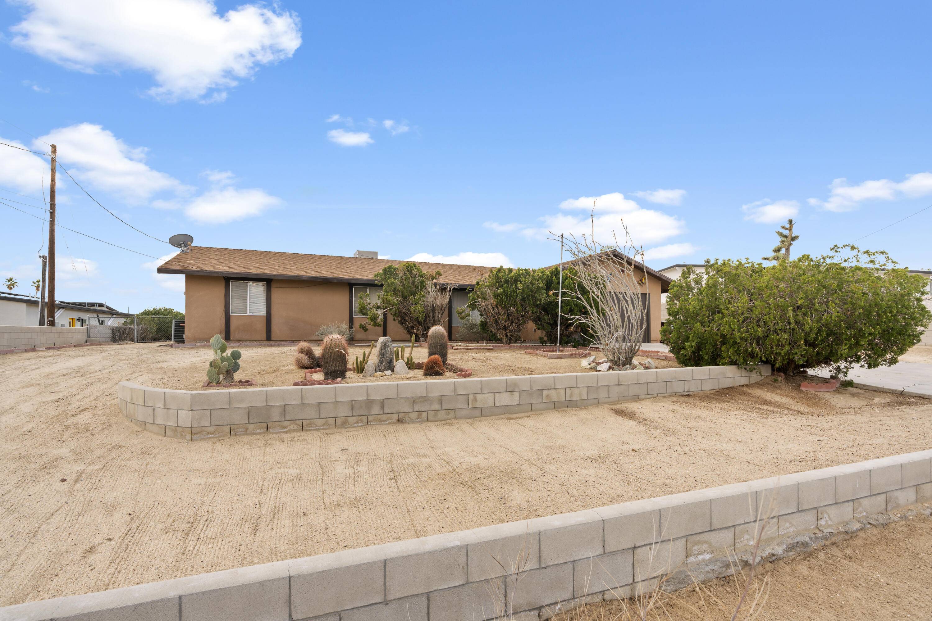 29 Palms, CA 92277,73433 Desert Trail DR