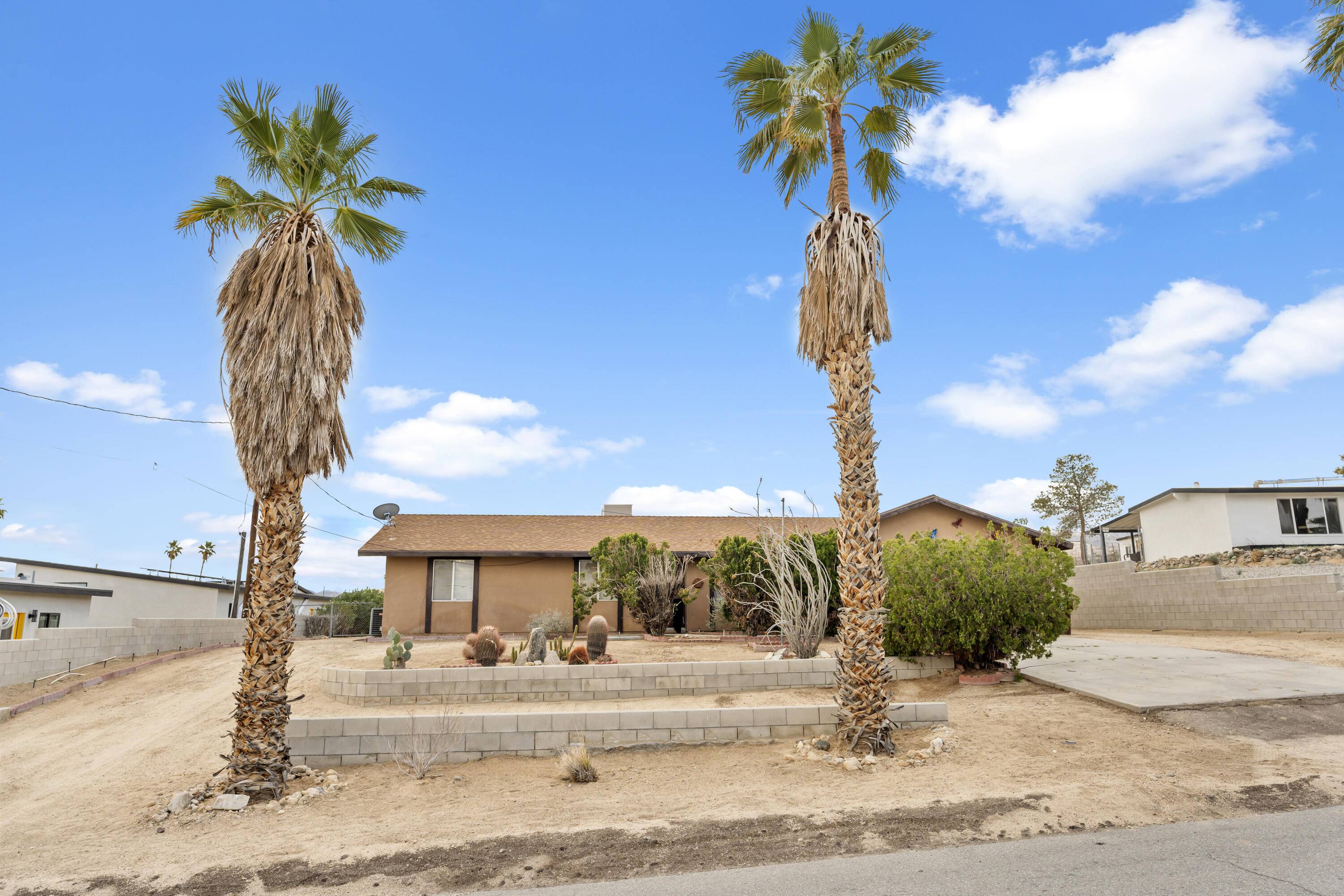 29 Palms, CA 92277,73433 Desert Trail DR