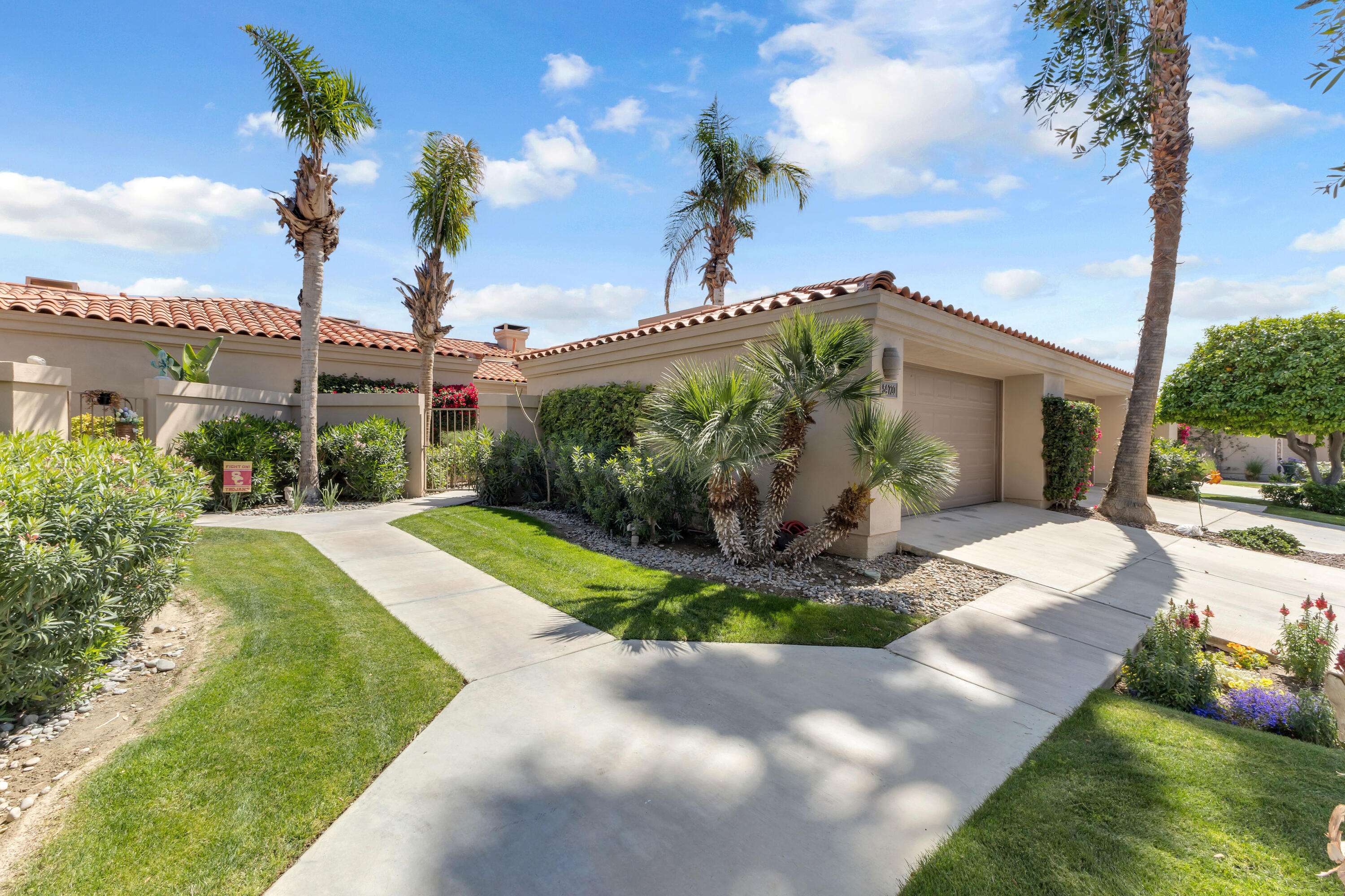 La Quinta, CA 92253,54720 Shoal CRK