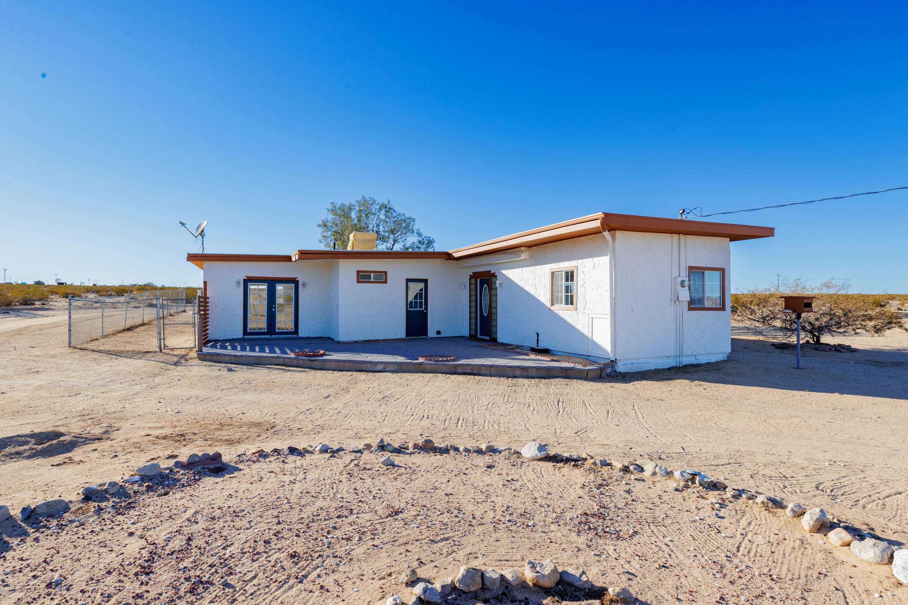 29 Palms, CA 92277,70435 Dunlap RD