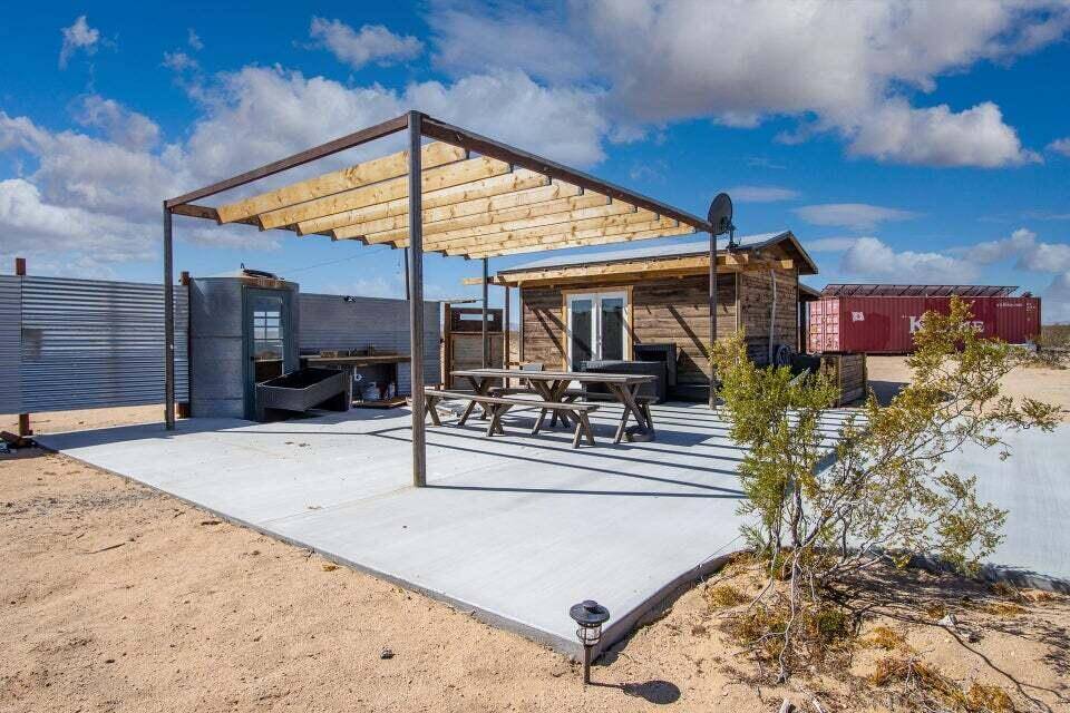 Joshua Tree, CA 92252,204 Big Sky WAY