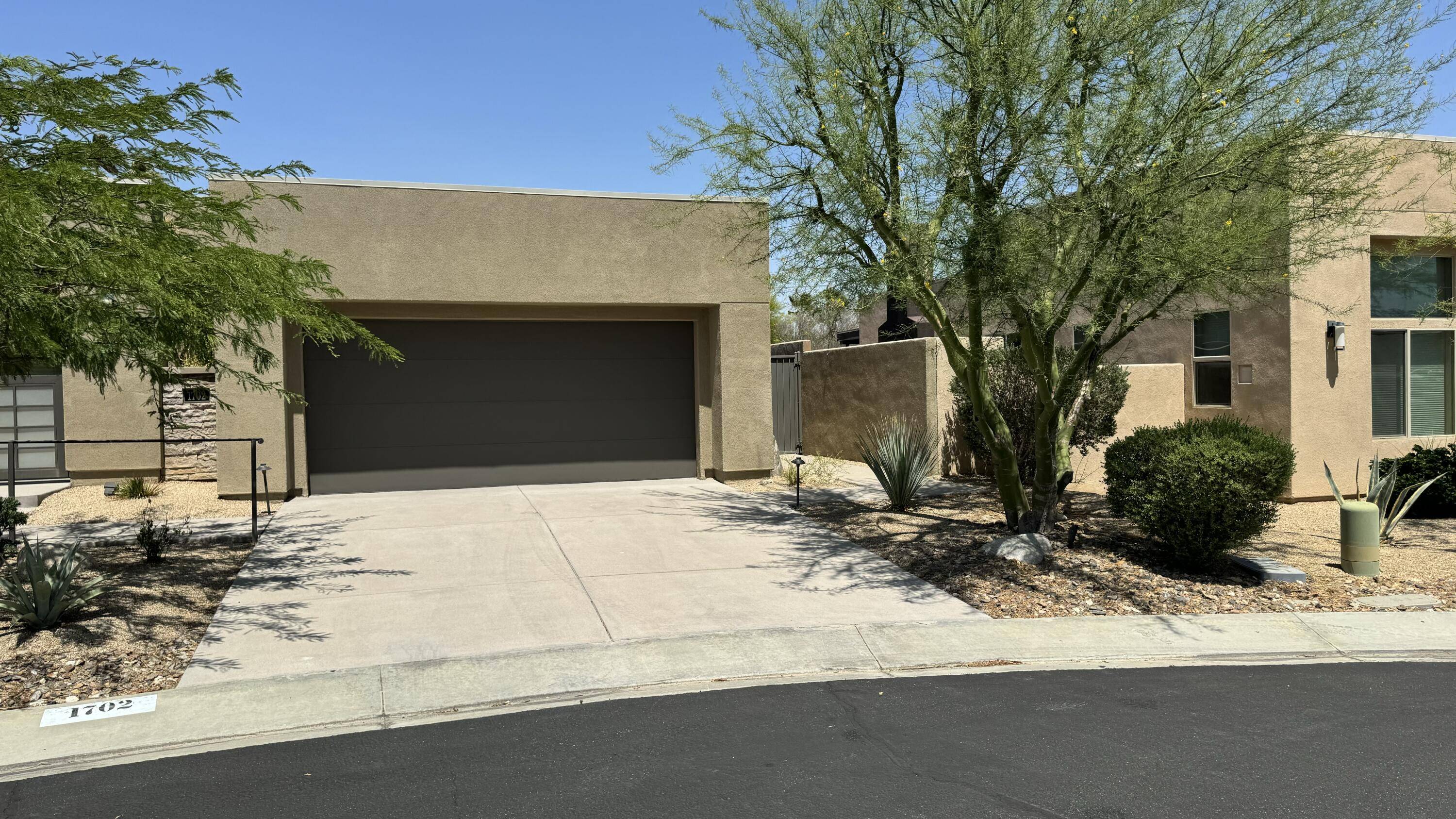 Palm Springs, CA 92262,1702 Sienna CT