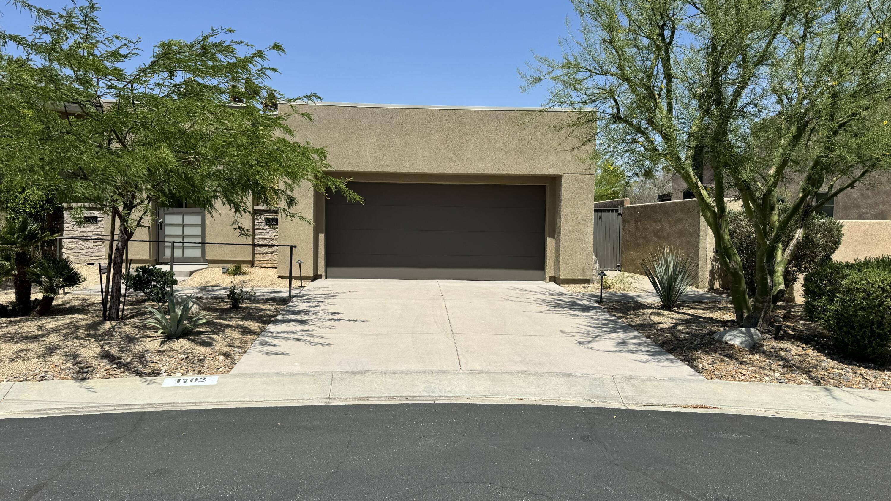 Palm Springs, CA 92262,1702 Sienna CT