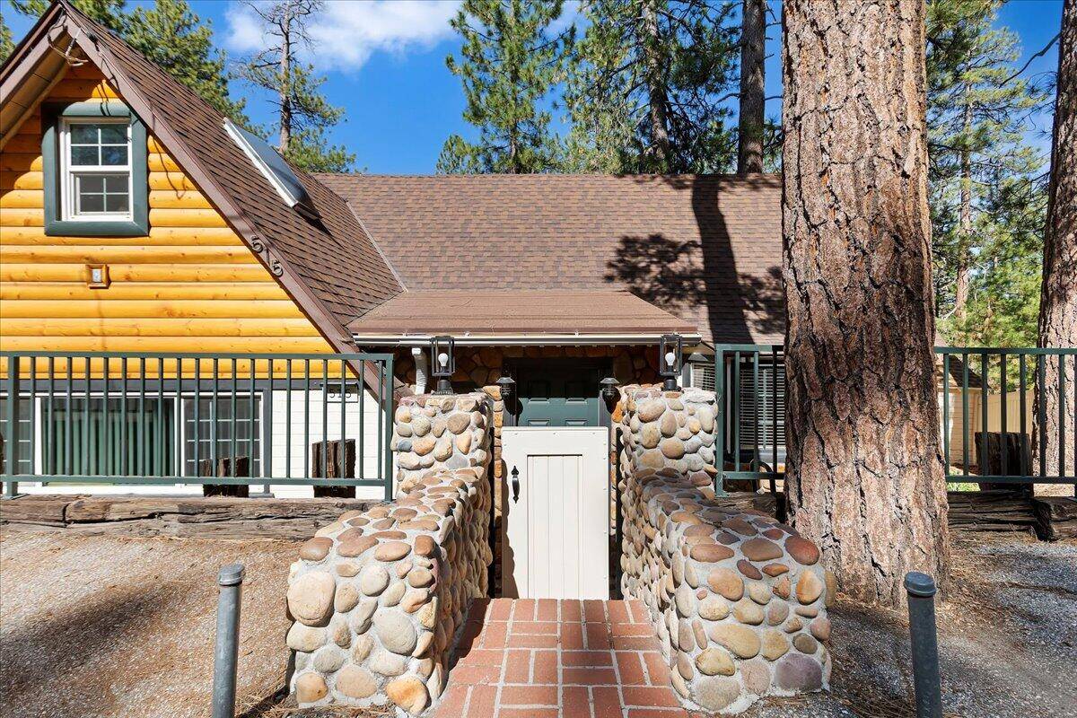 Big Bear Lake, CA 92315,515 Chipmunk LN