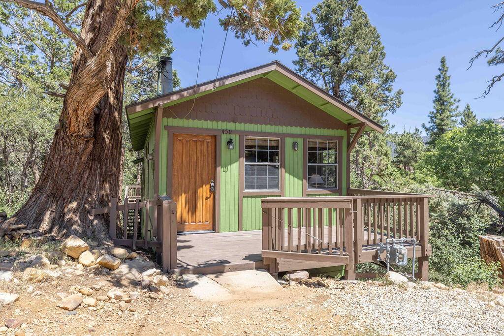 Sugarloaf, CA 92386,459 Pine LN