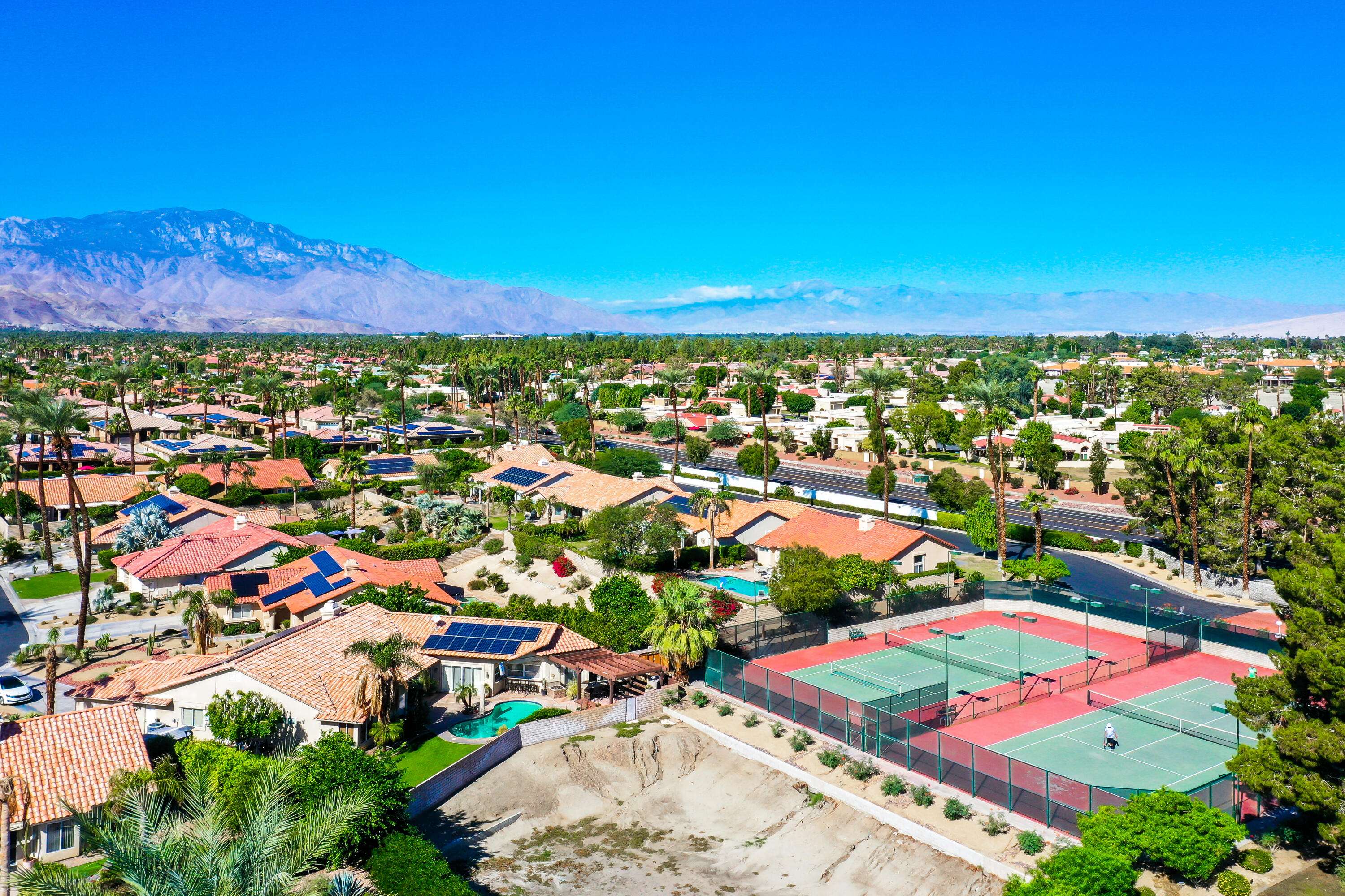 Palm Desert, CA 92260,158 Wimbledon CT