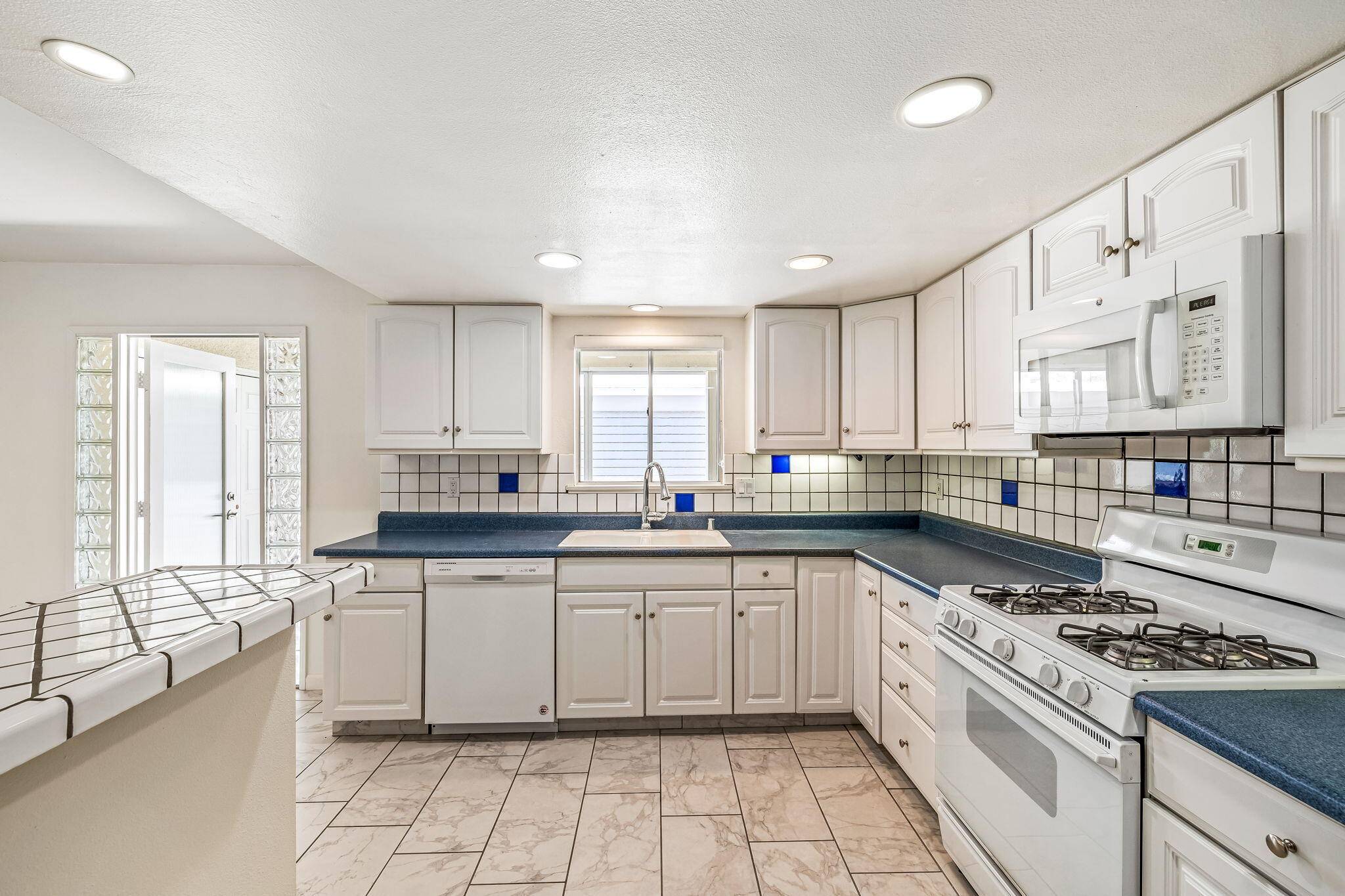 Palm Springs, CA 92264,415 E Avenida Granada