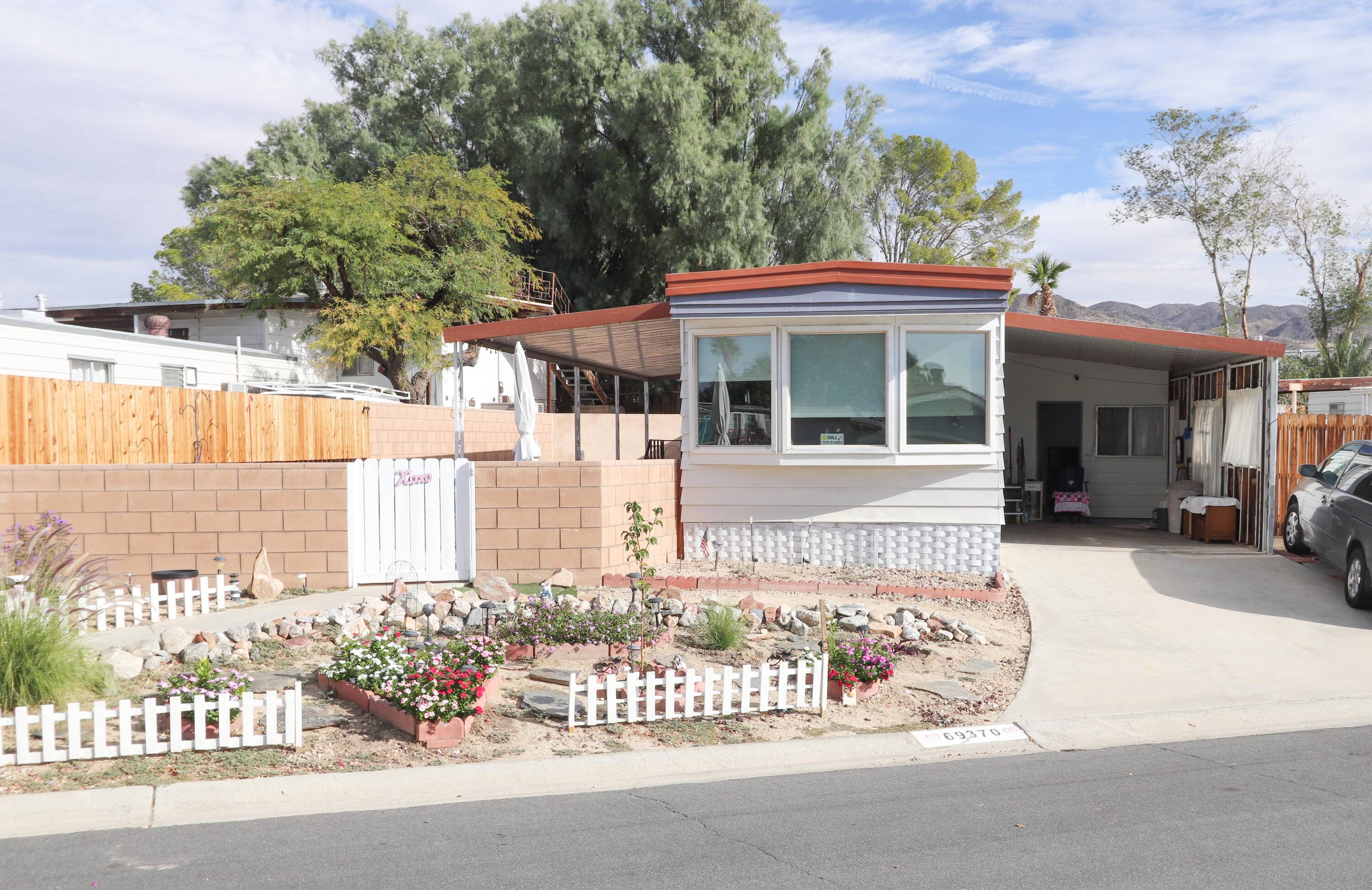 Desert Hot Springs, CA 92241,69370 Poolside DR