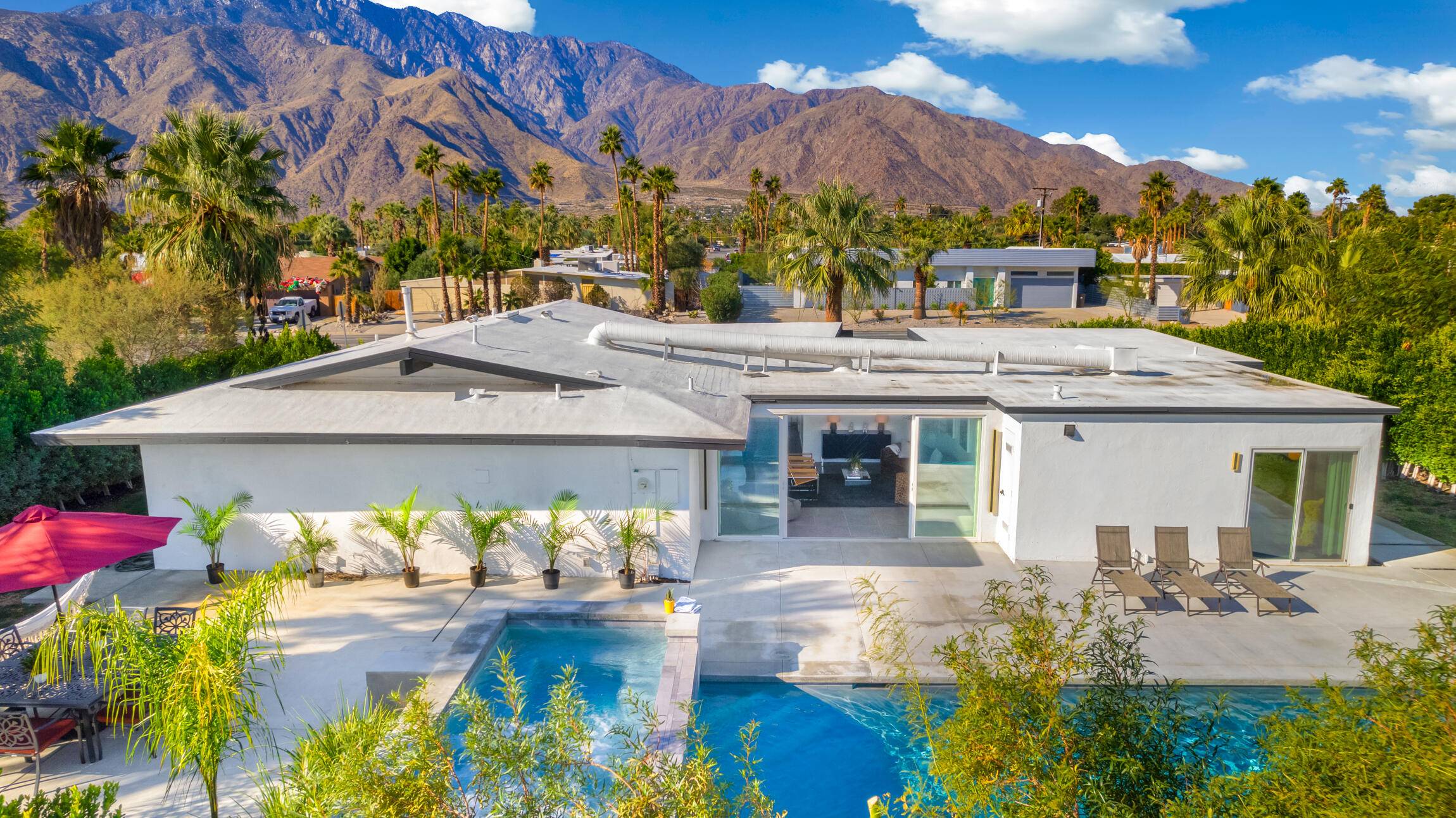 Palm Springs, CA 92262,2460 N Avenida Caballeros