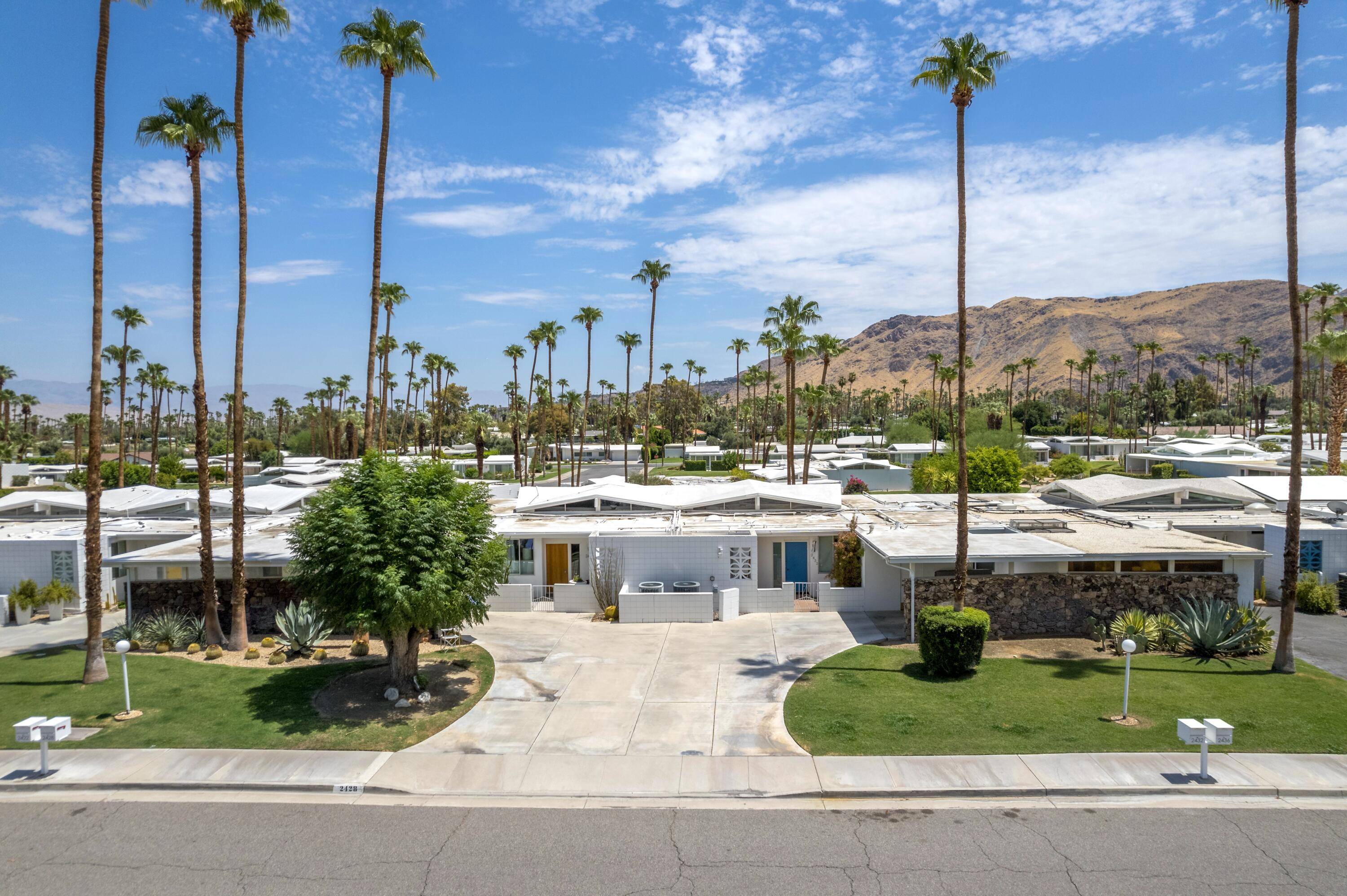 Palm Springs, CA 92264,2432 S Sierra Madre