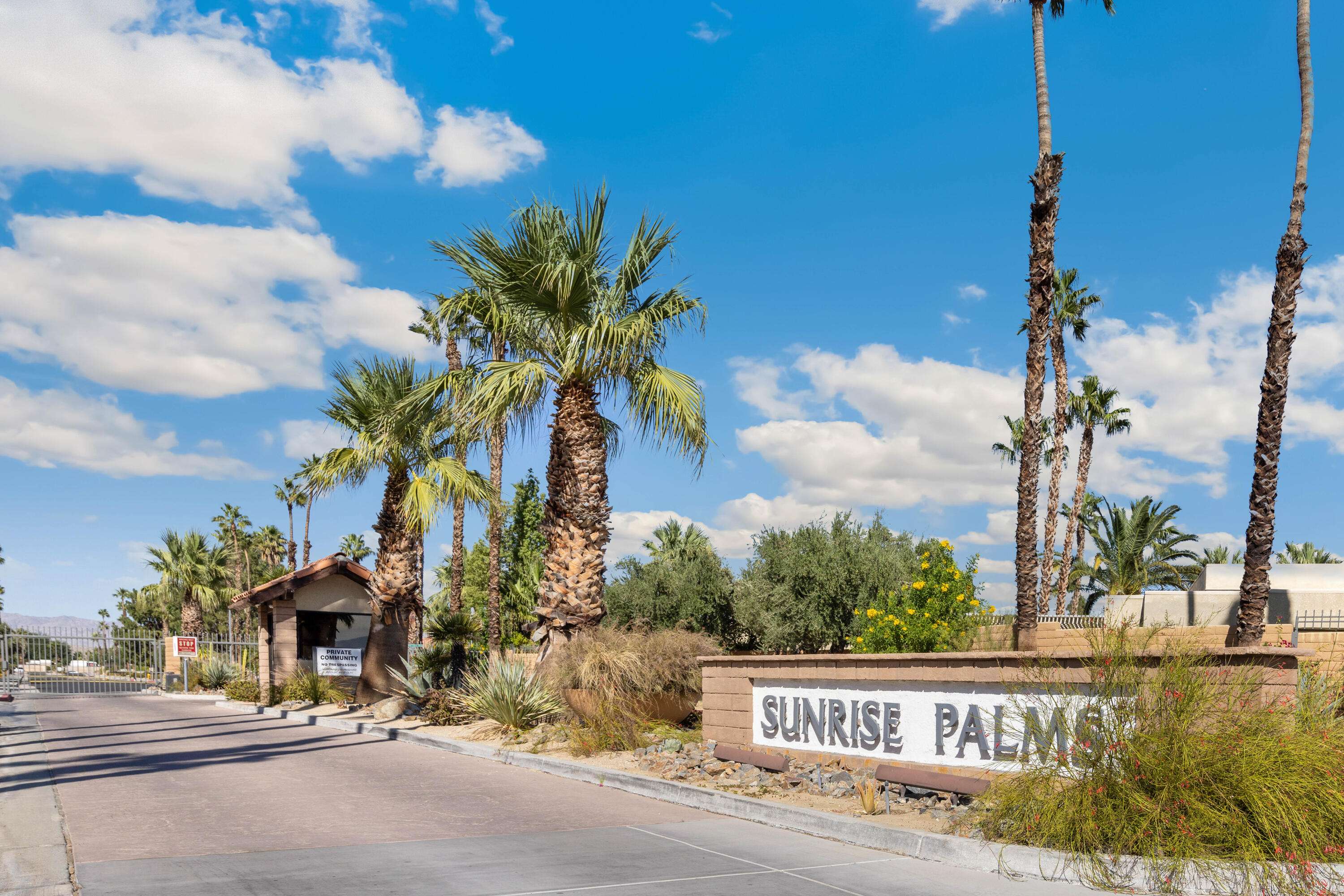 Palm Springs, CA 92262,1181 Sunflower LN