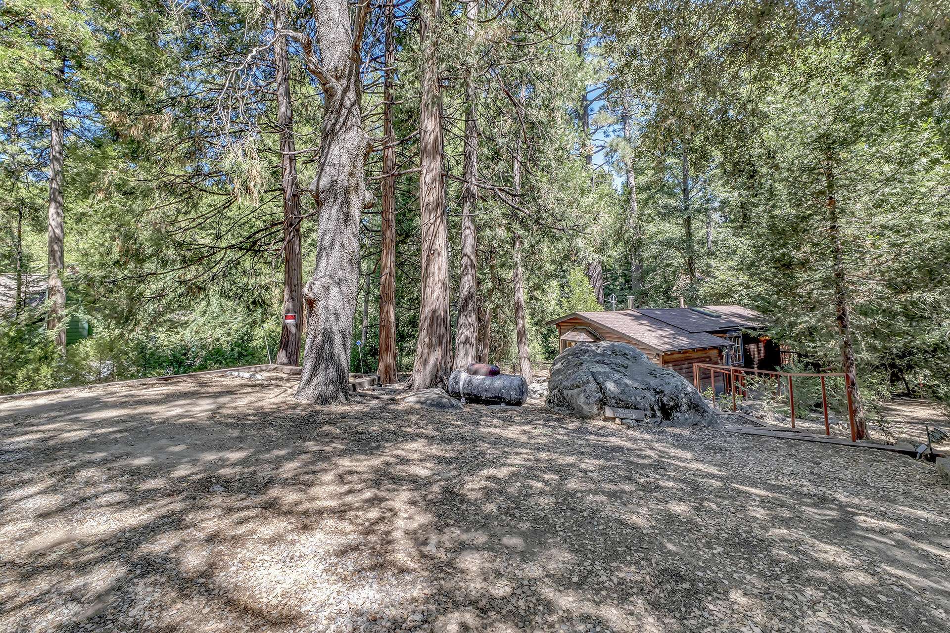 Idyllwild, CA 92549,26020 Boulder DR