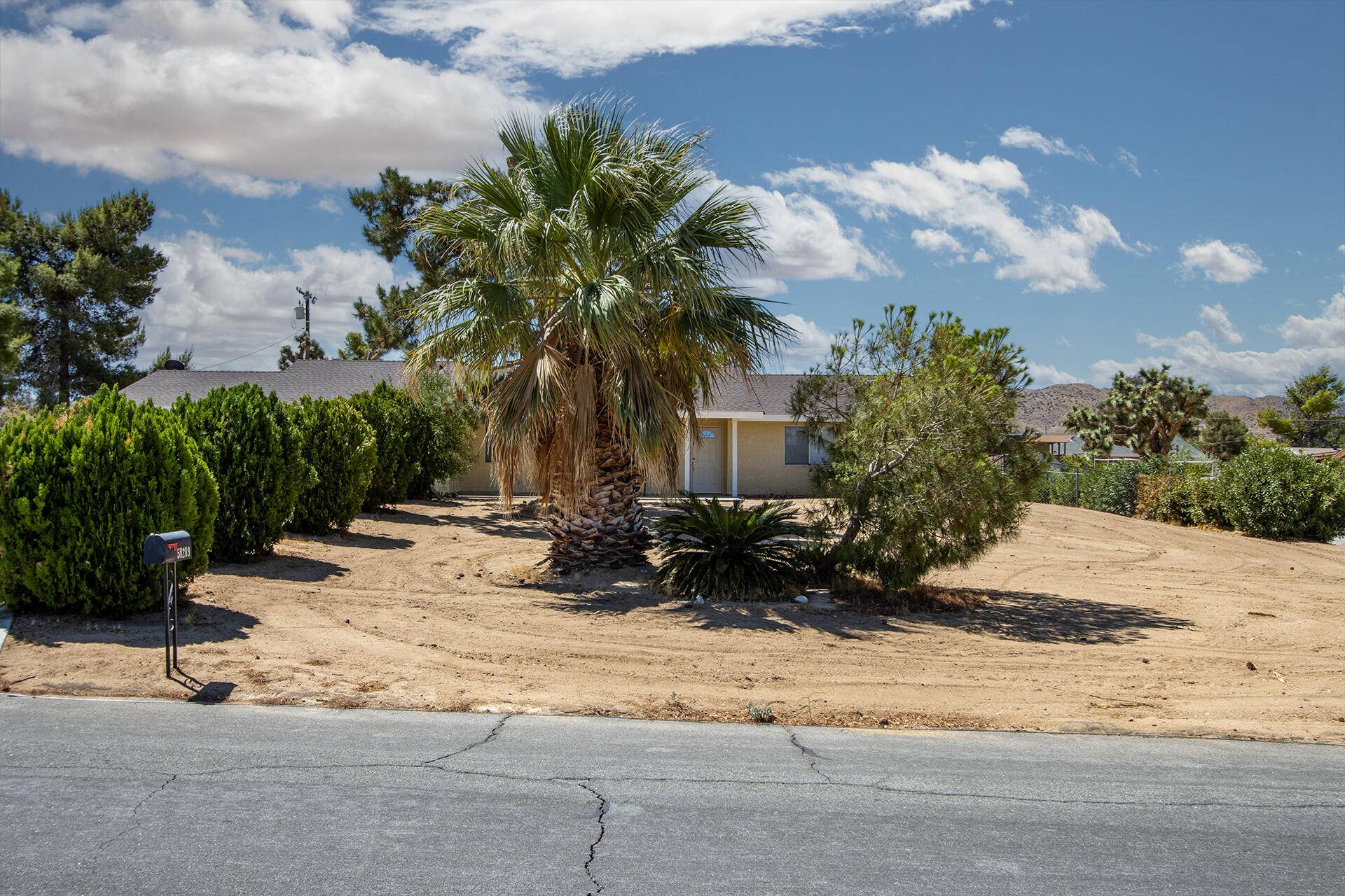 Yucca Valley, CA 92284,58289 Carlyle DR