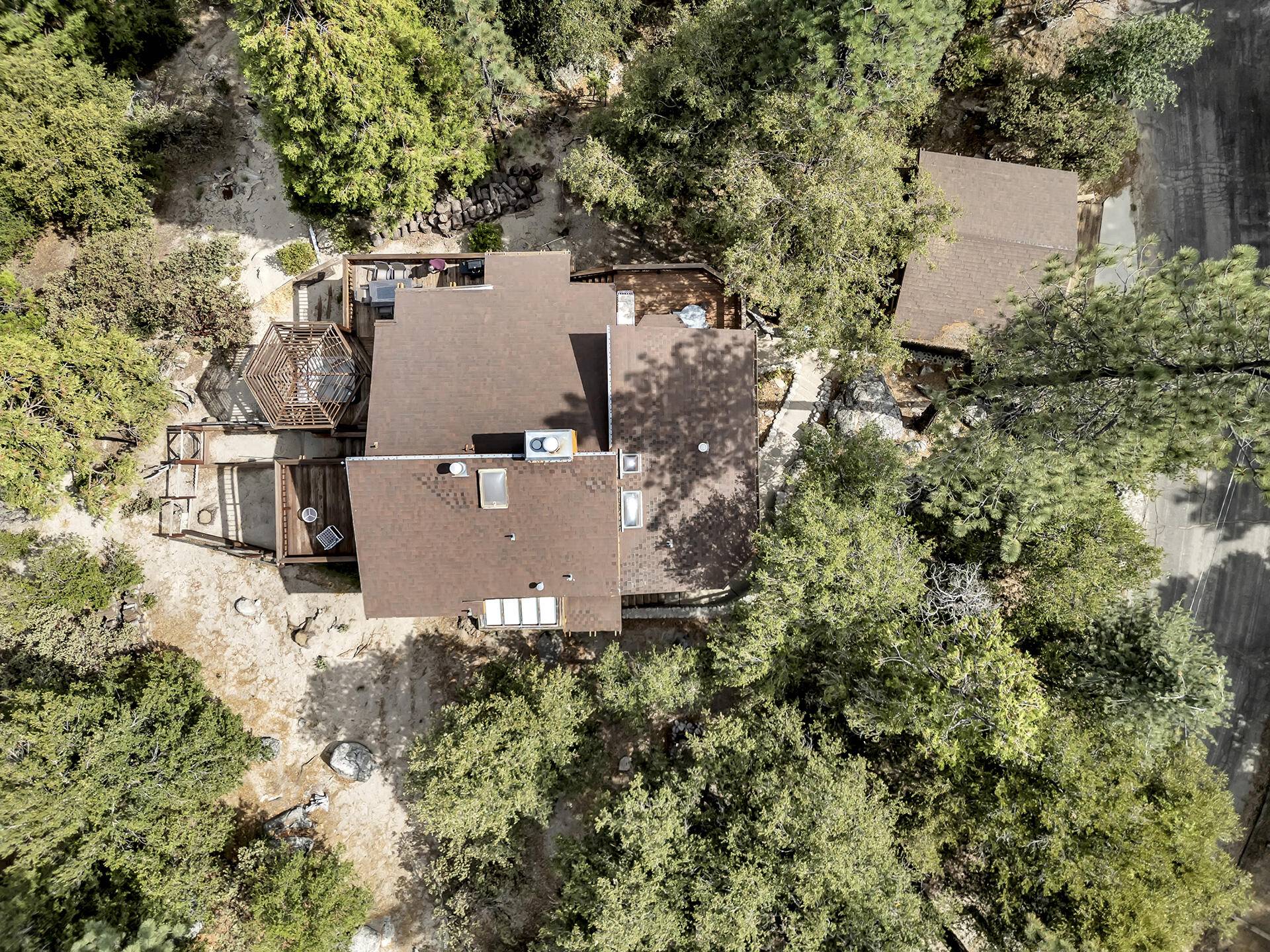 Idyllwild, CA 92549,25380 Green Oaks CT