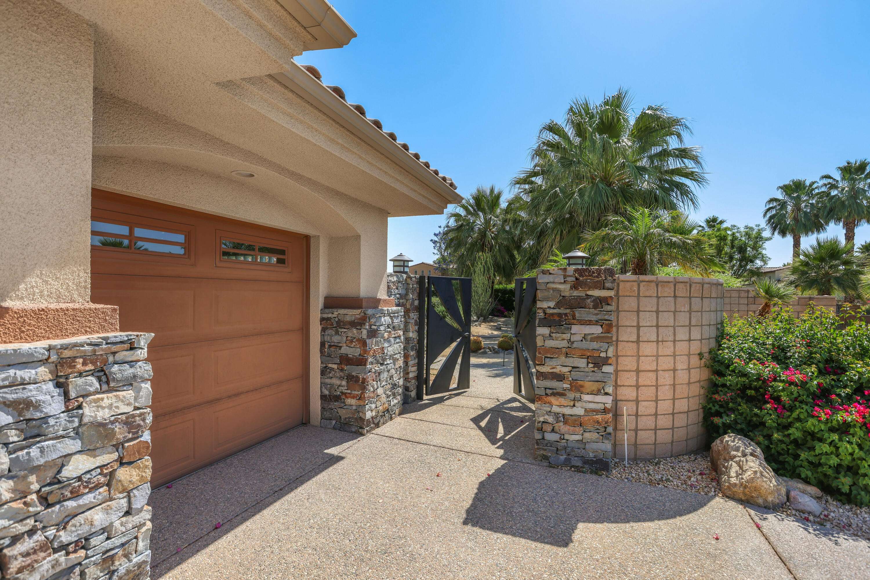 Rancho Mirage, CA 92270,9 Varsity CIR