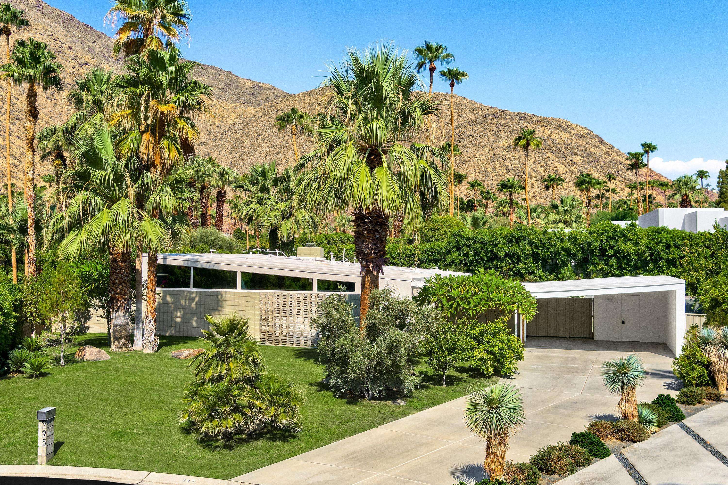 Palm Springs, CA 92262,995 N Fairview CIR