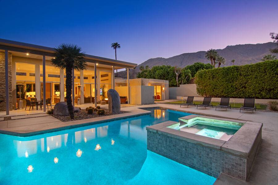 Palm Springs, CA 92262,200 W Vereda Sur