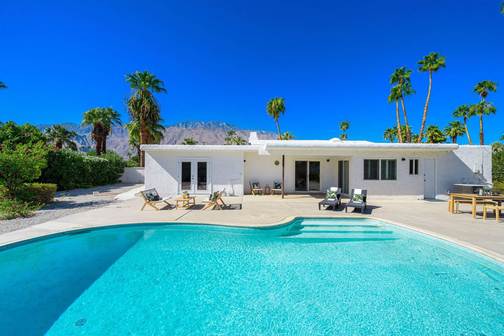 Palm Springs, CA 92262,360 N Sunset WAY