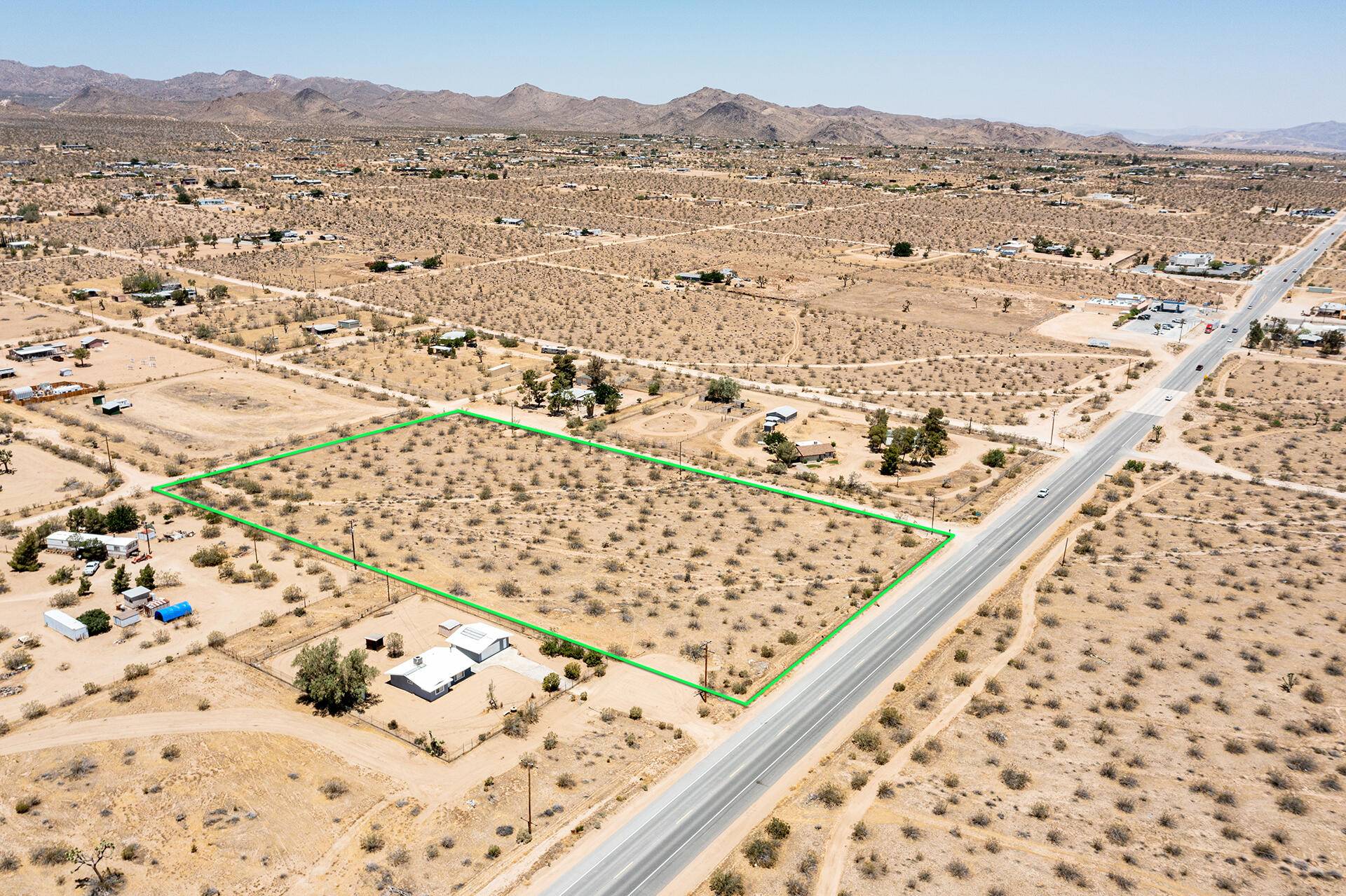 Yucca Valley, CA 92284,56045 Vin Rose LN