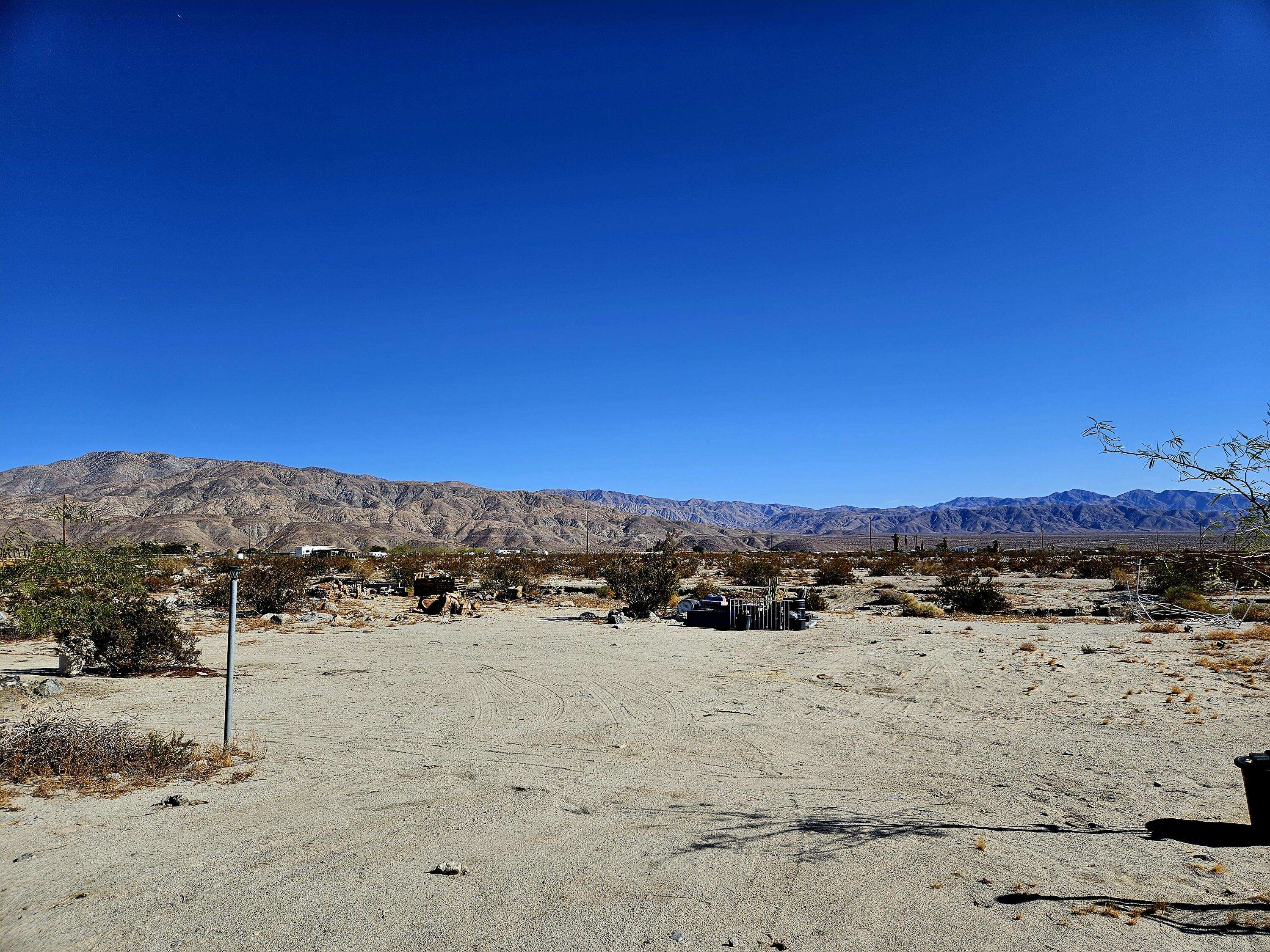 Desert Hot Springs, CA 92241,23750 Larsen LN