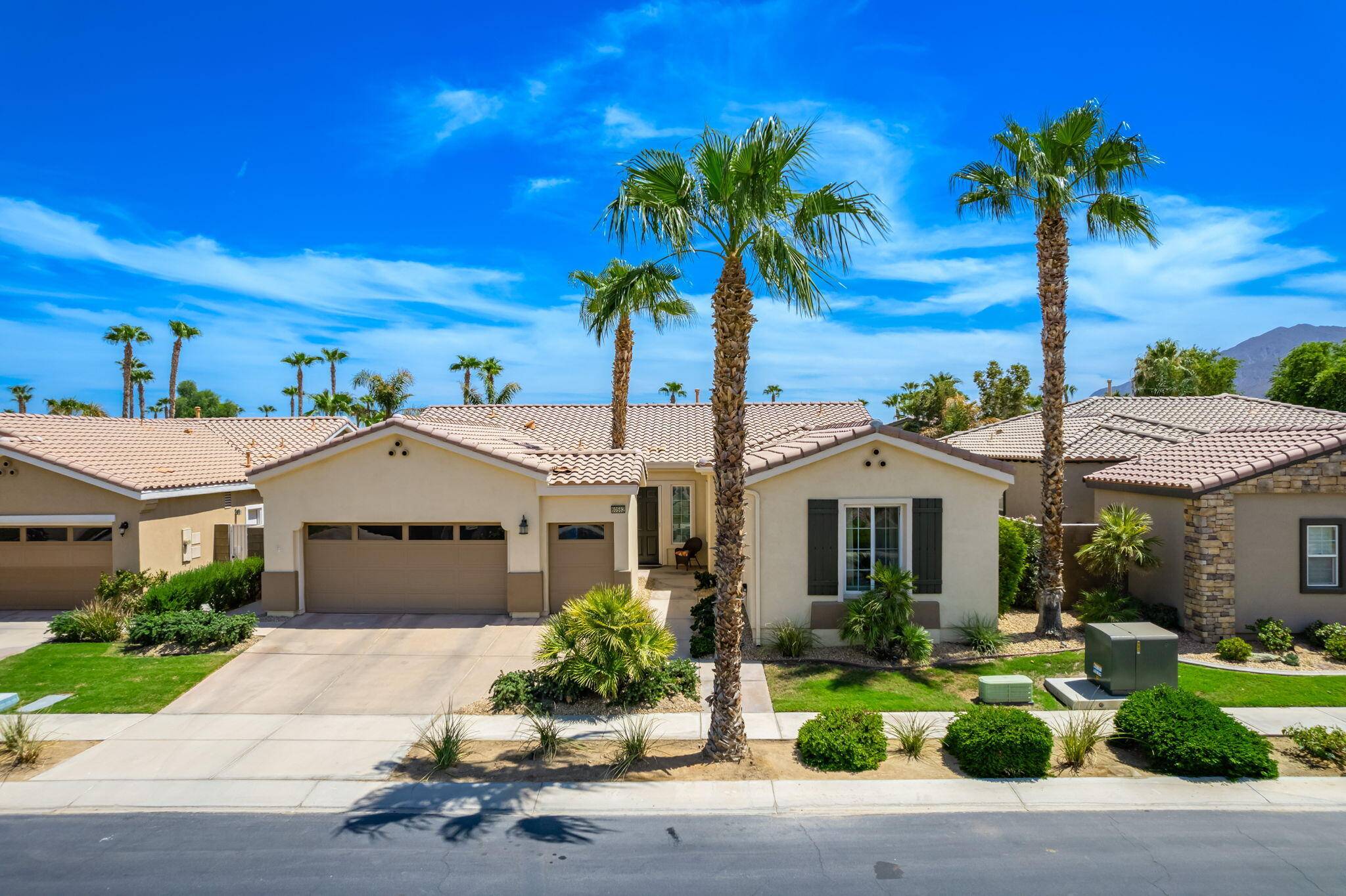 La Quinta, CA 92253,60562 White Sage DR