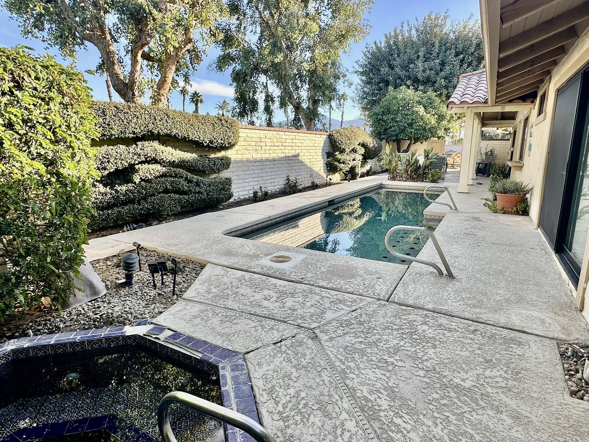 Palm Desert, CA 92260,359 Villena WAY