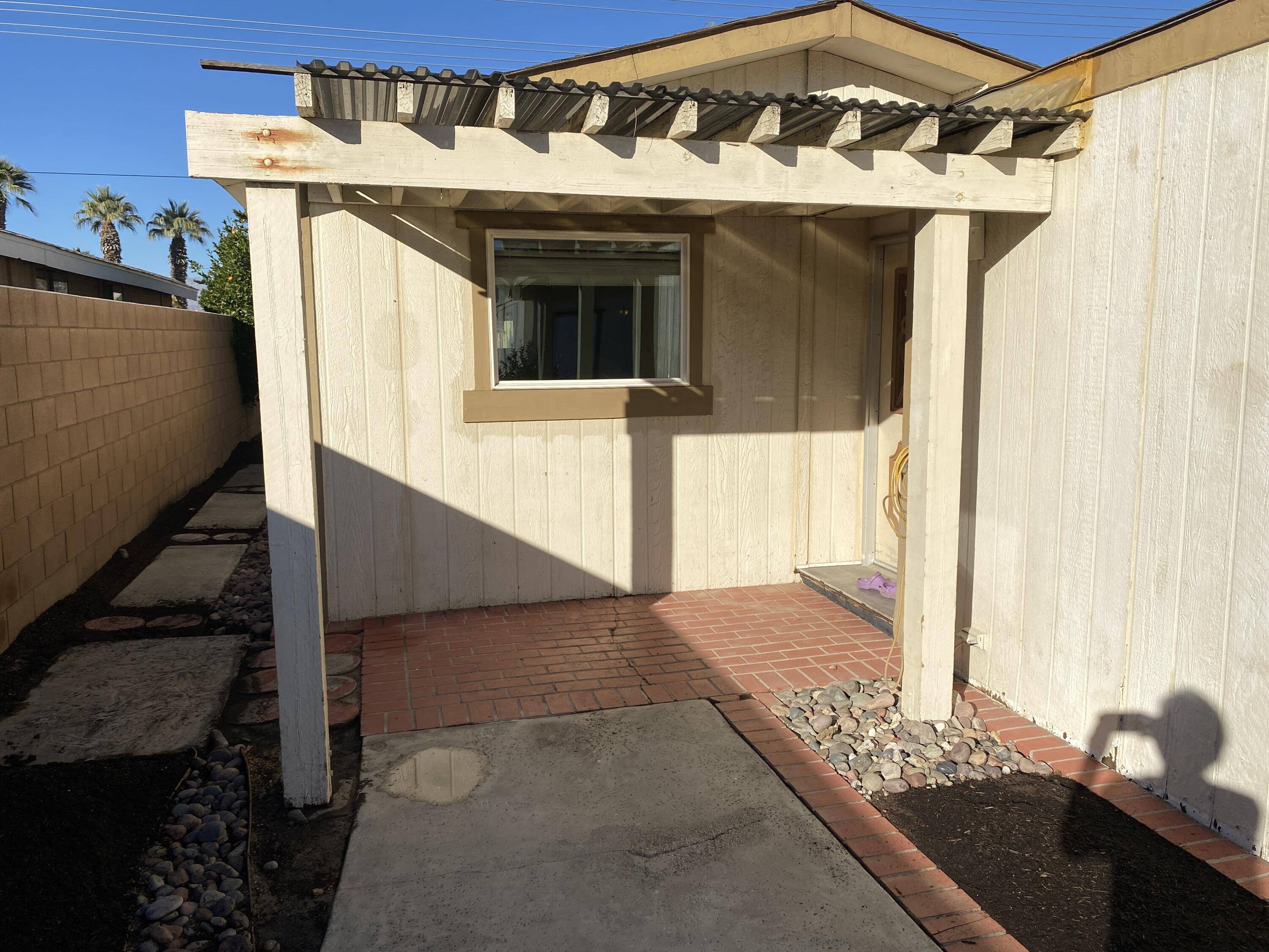 Indio, CA 92201,81641 Avenue 48 #4