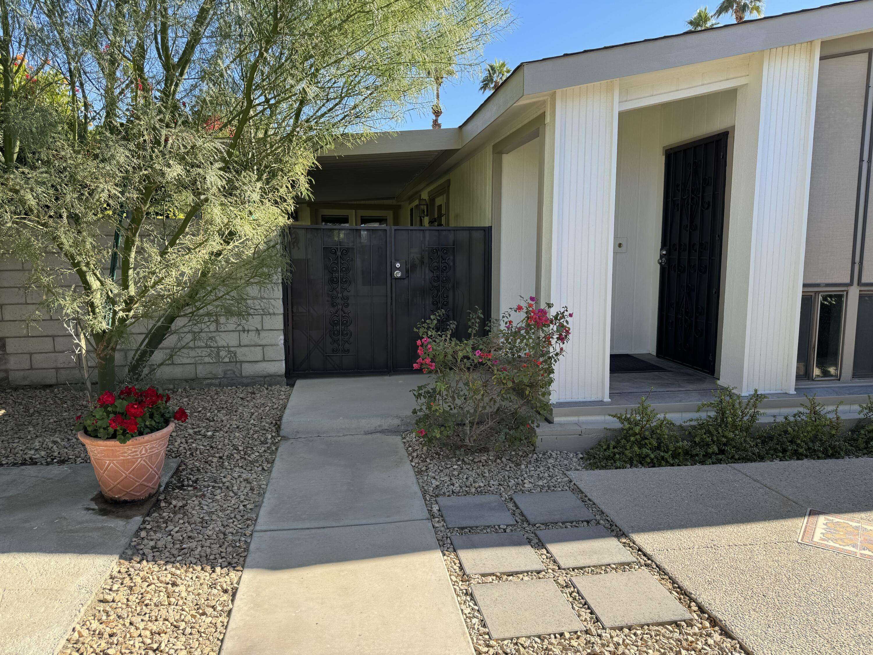 Thousand Palms, CA 92276,35050 Serenade