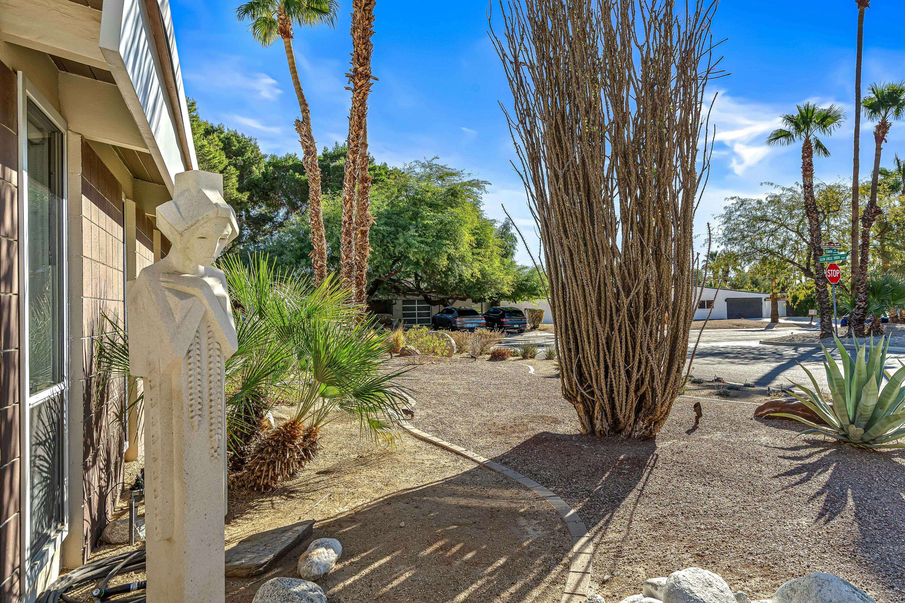 Palm Springs, CA 92262,554 E Glen CIR S