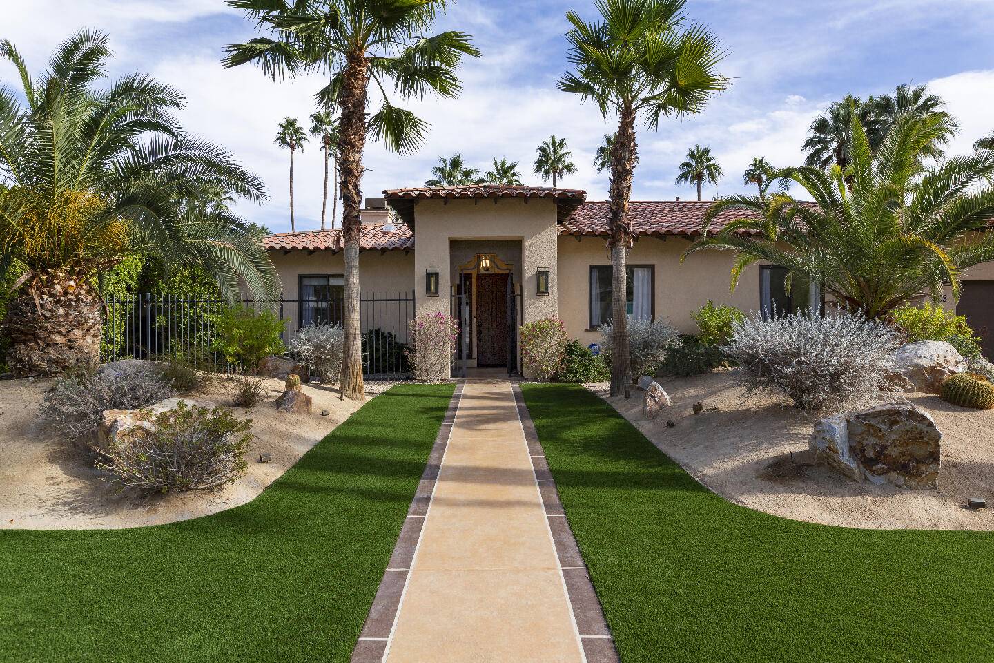 Palm Springs, CA 92262,968 N Rose AVE