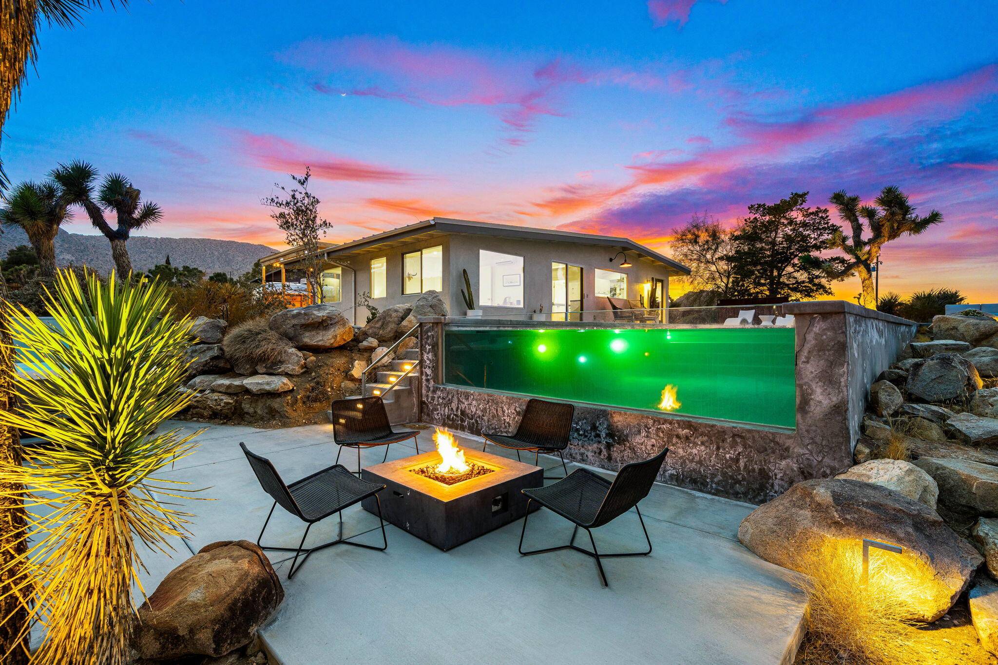 Joshua Tree, CA 92252,8269 Vía Rocosa