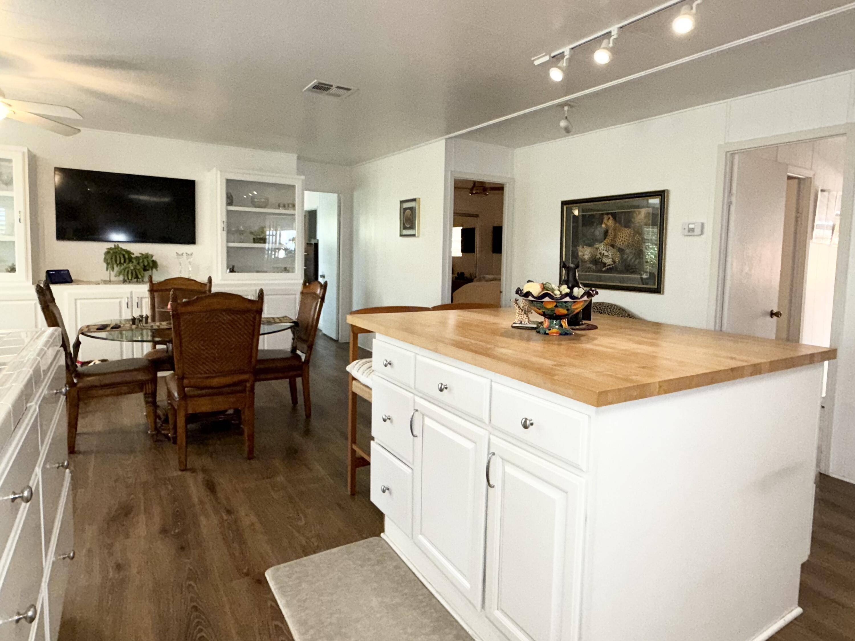 Cathedral City, CA 92234,326 Via Don Benito