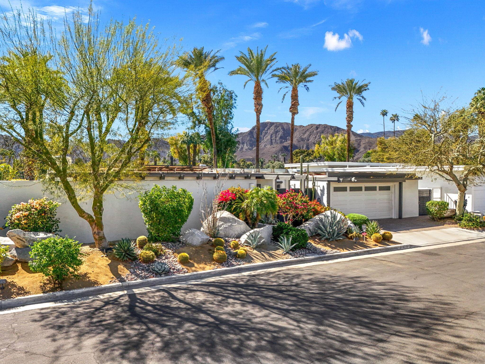 Rancho Mirage, CA 92270,37675 Peacock CIR