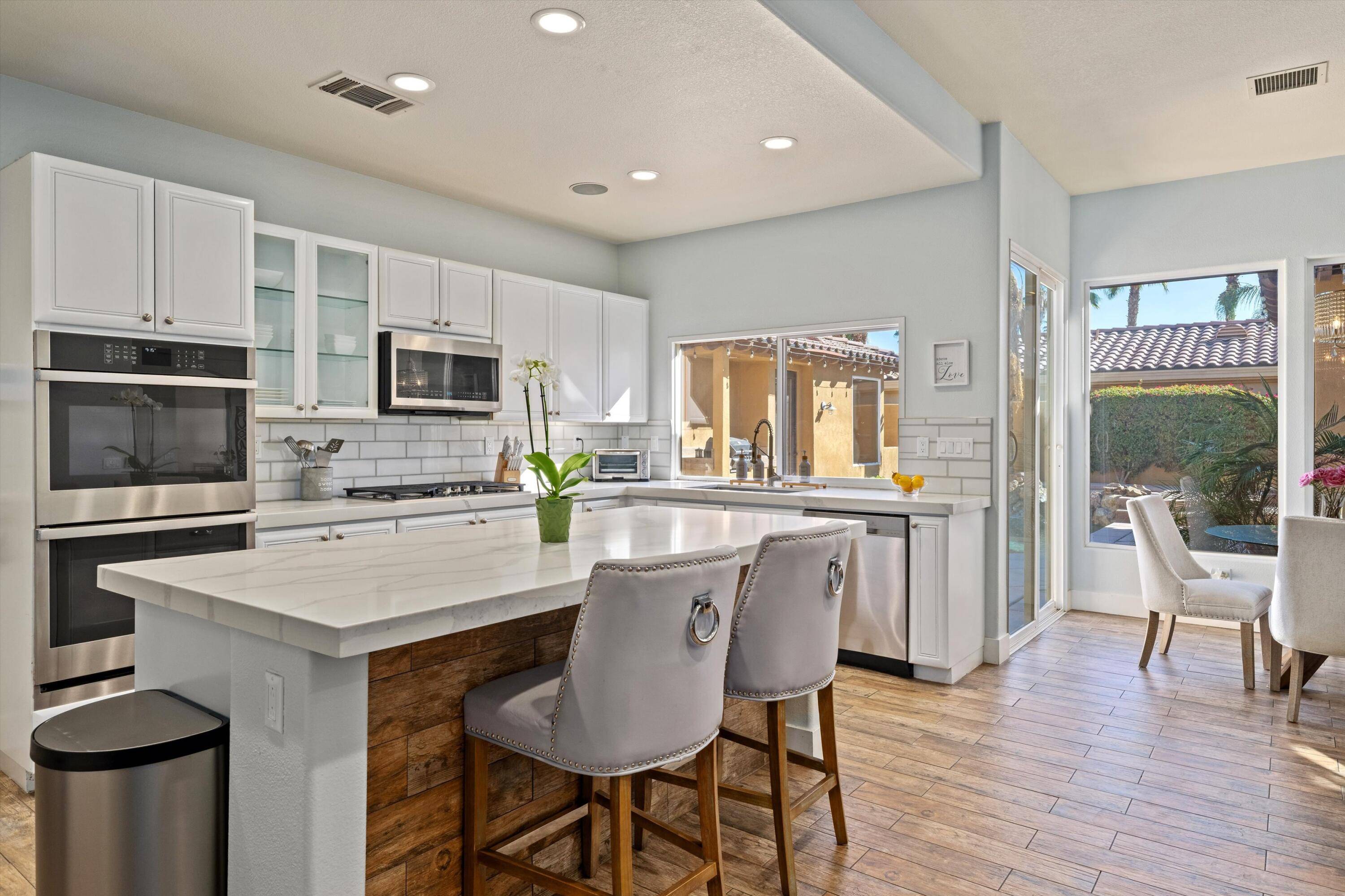 Palm Desert, CA 92260,33 Via Amormio