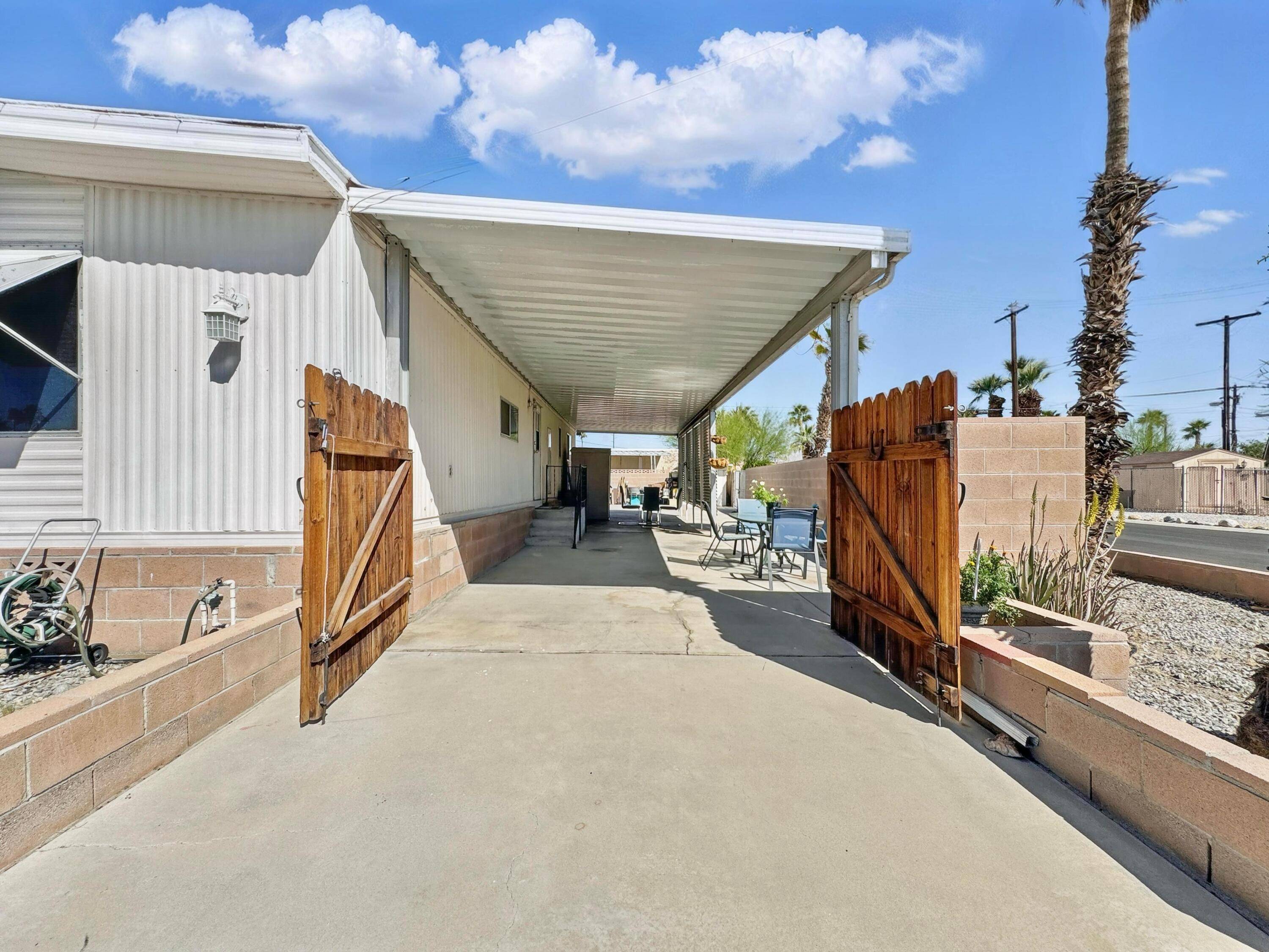 Thousand Palms, CA 92276,32120 Saucon Valley ST