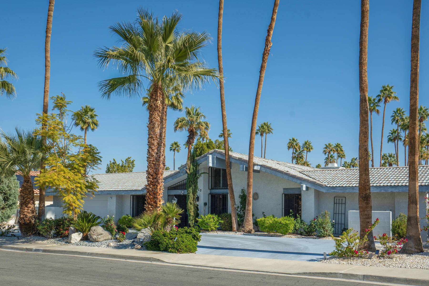 Palm Springs, CA 92264,2082 S Madrona DR