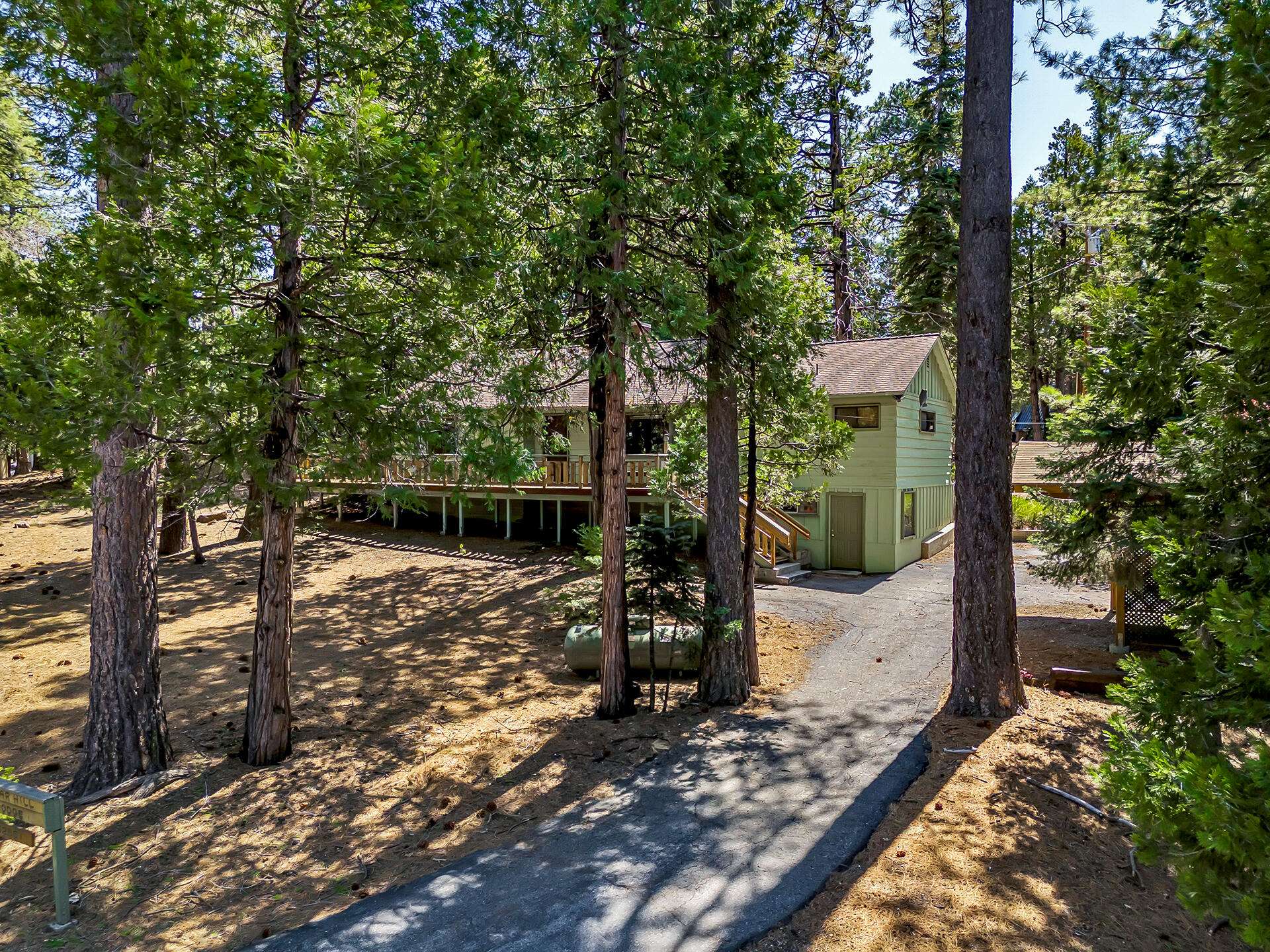 Idyllwild, CA 92549,52551 Pine Ridge RD