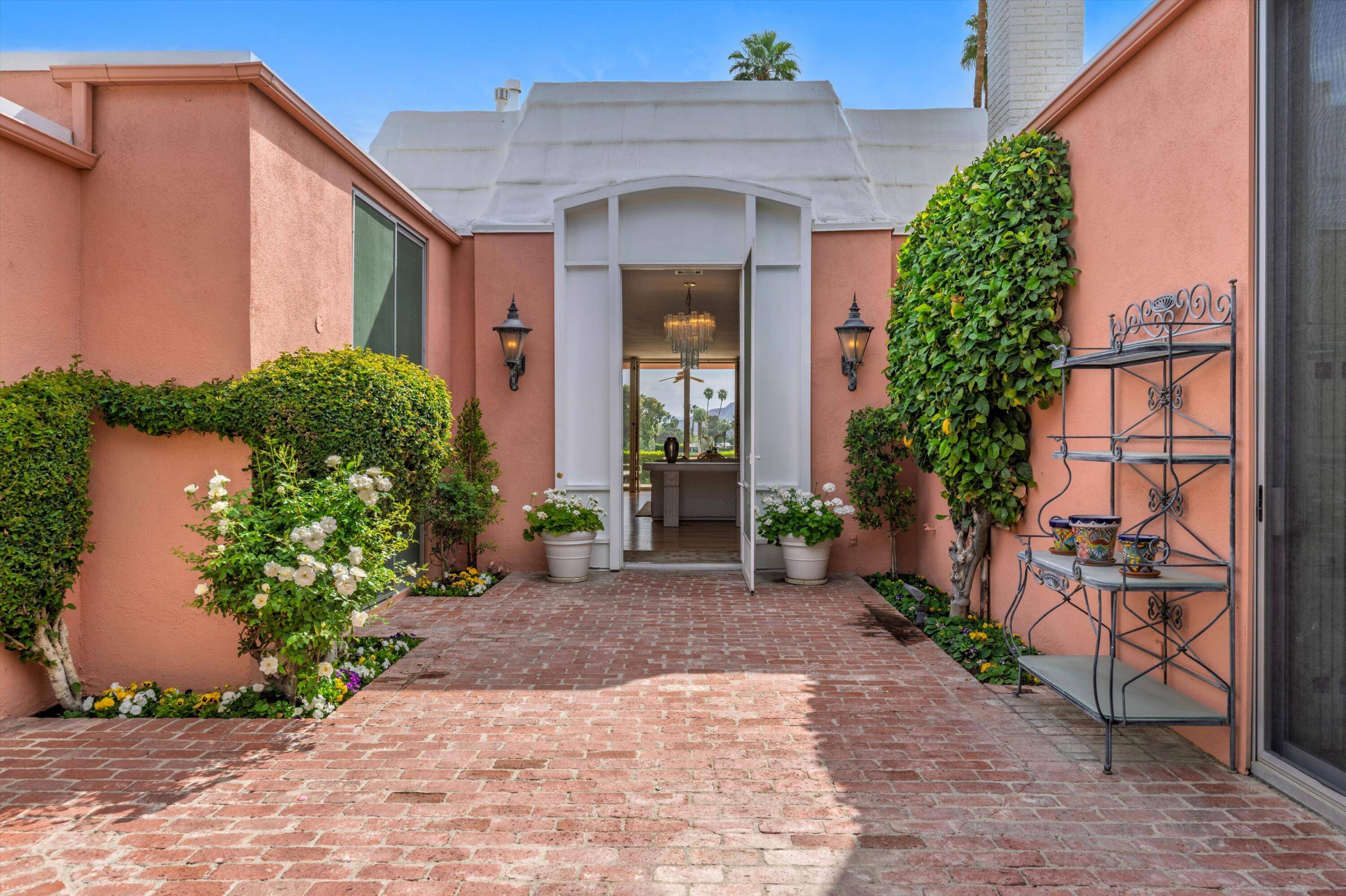 Palm Desert, CA 92260,46650 Amir DR