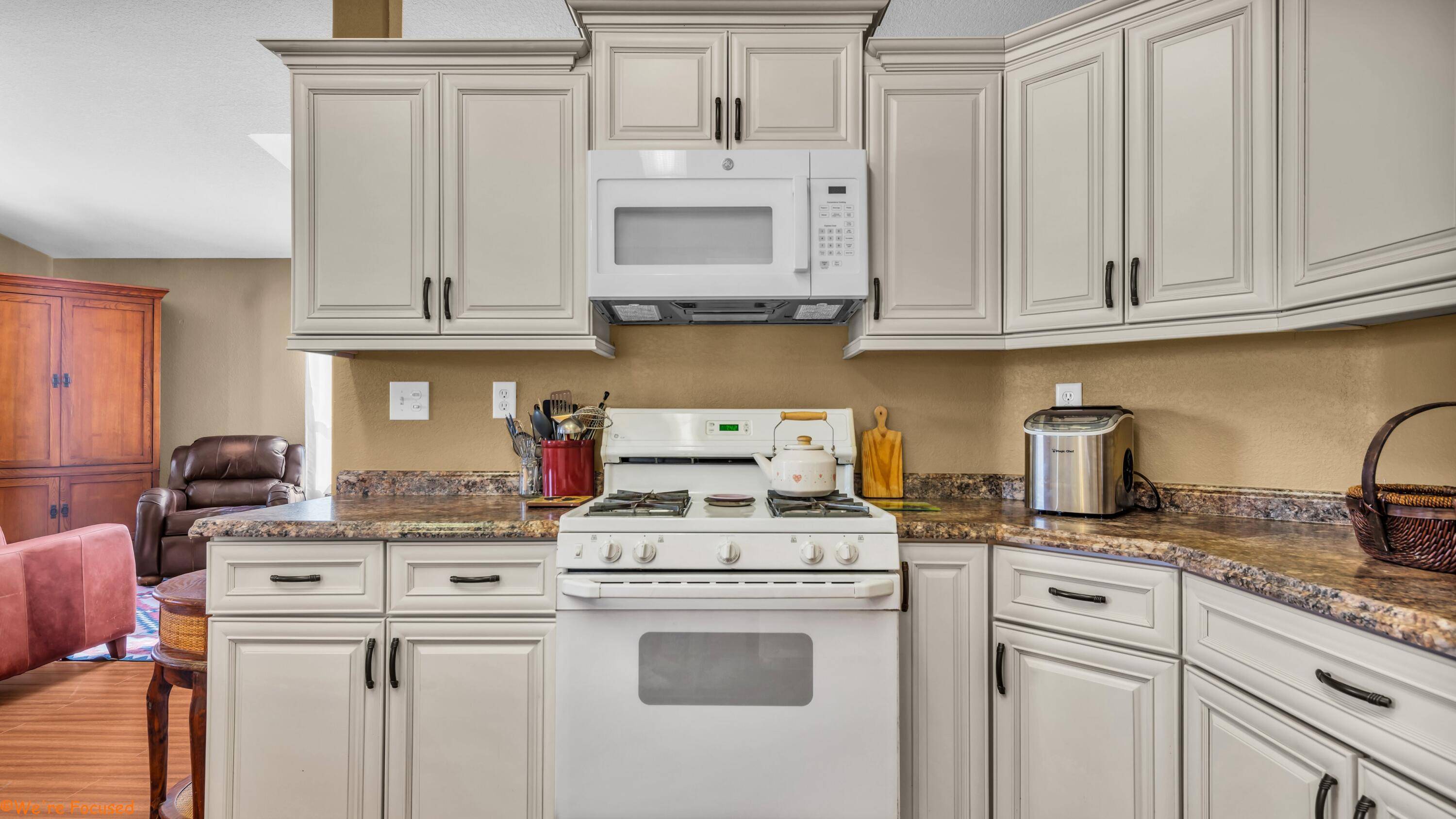 Desert Hot Springs, CA 92240,14777 Palm DR #102