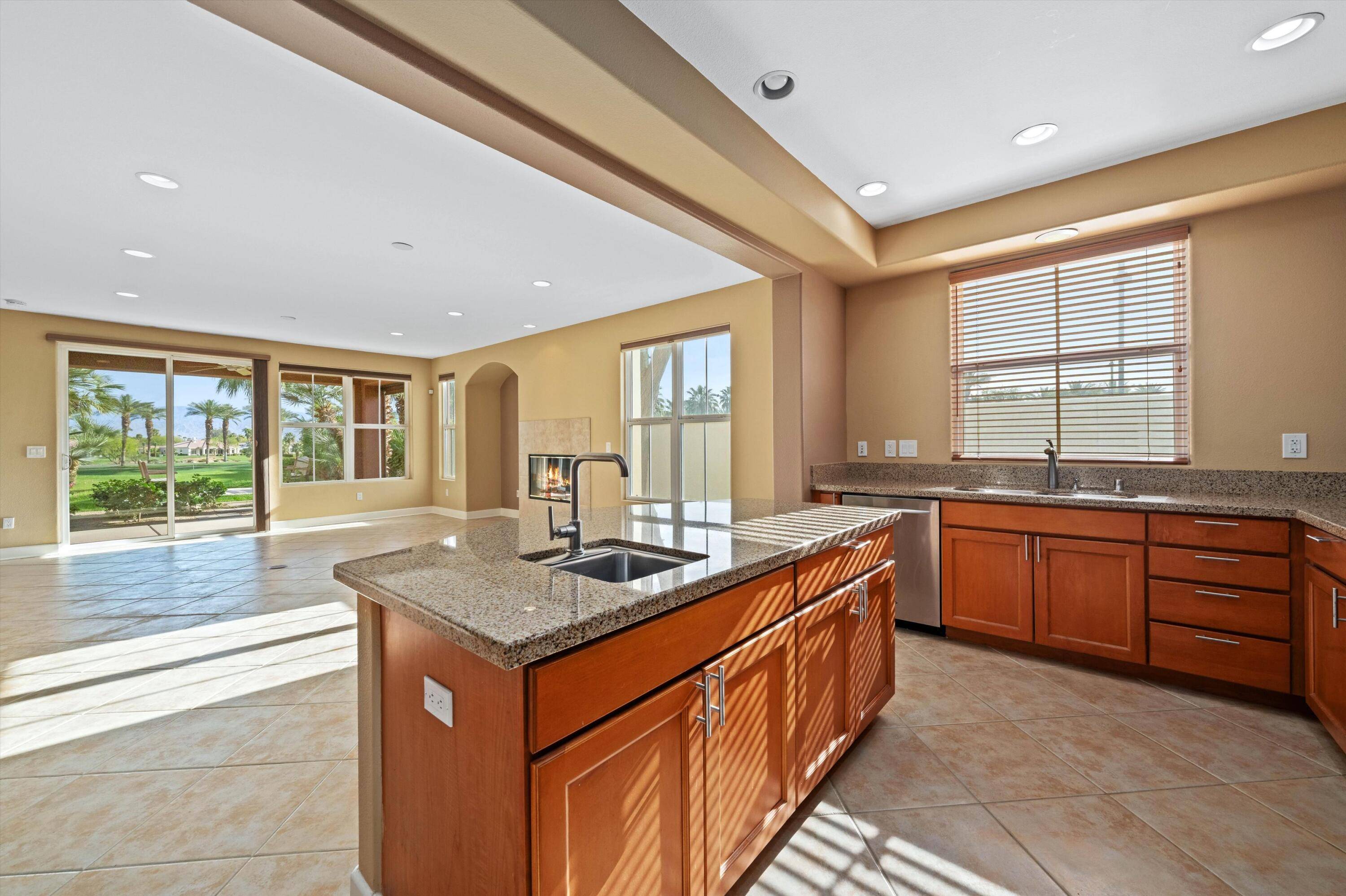 La Quinta, CA 92253,80292 Via Tesoro
